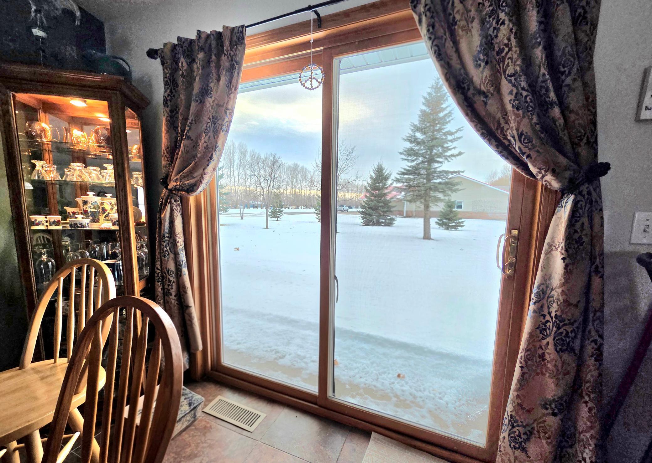 1998 single family home for sale at 601 4th Street NW in Twin Valley, MN — 4 bed, 3 bath (photo 4 of 25)