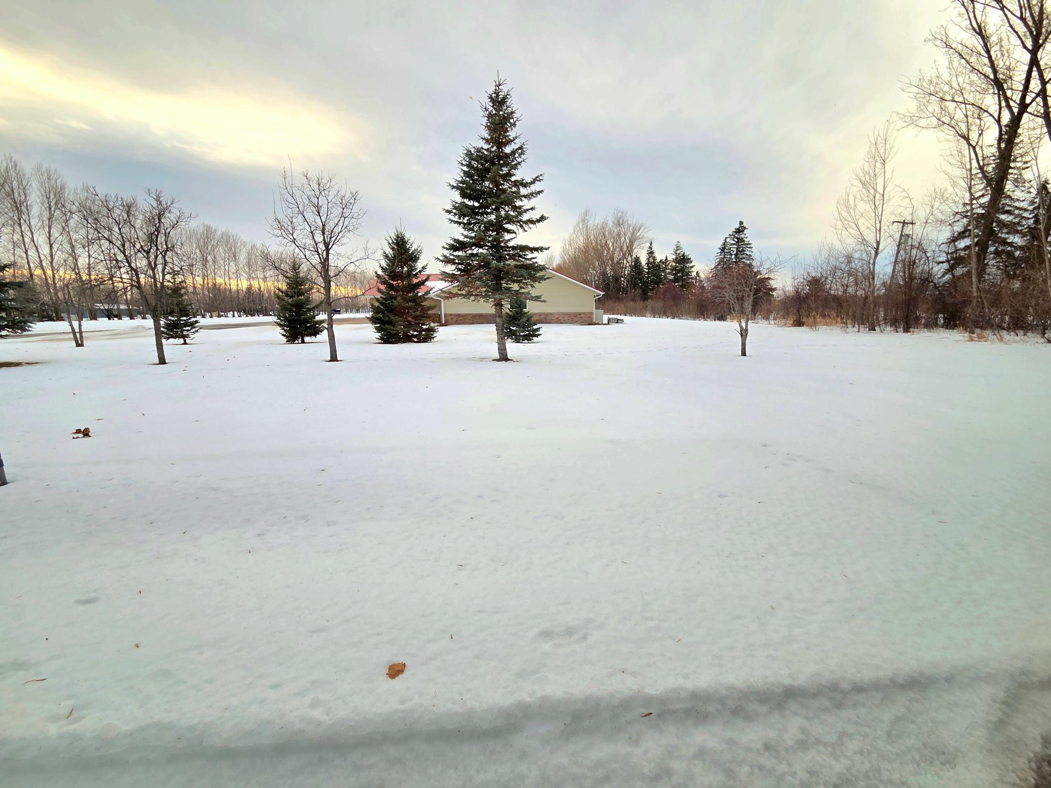 1998 single family home for sale at 601 4th Street NW in Twin Valley, MN — 4 bed, 3 bath (photo 5 of 25)