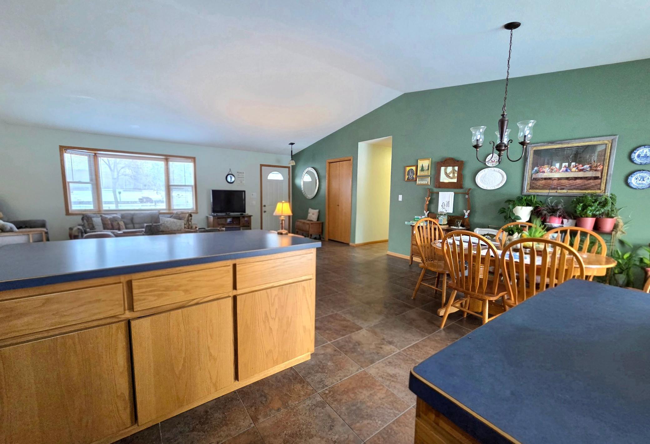 1998 single family home for sale at 601 4th Street NW in Twin Valley, MN — 4 bed, 3 bath (photo 6 of 25)