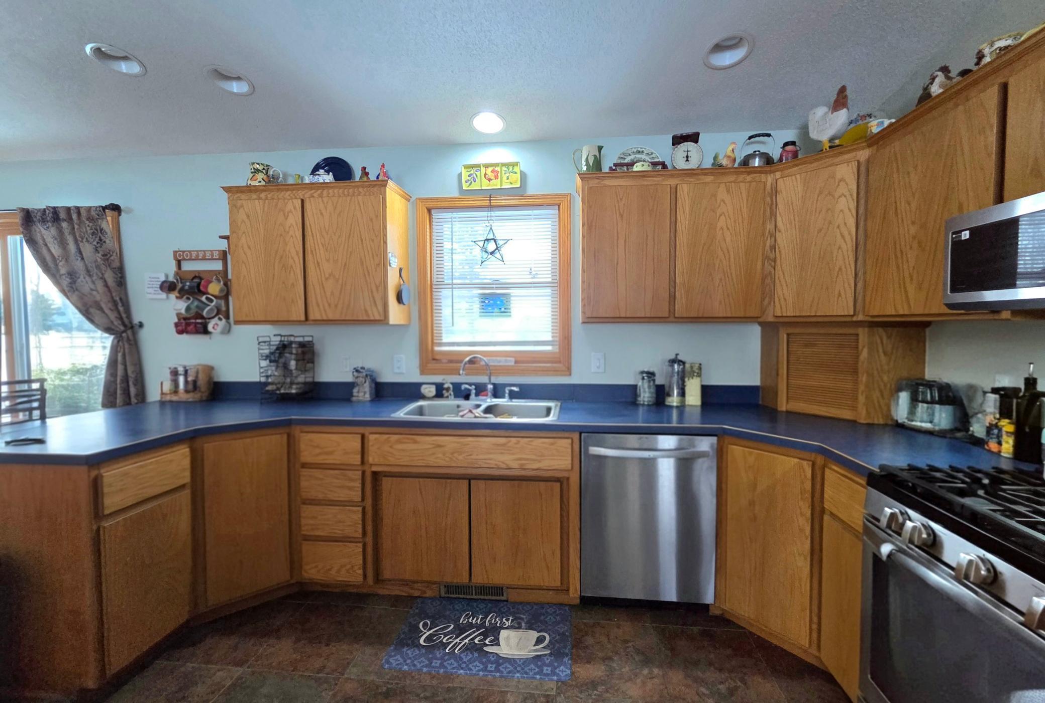 1998 single family home for sale at 601 4th Street NW in Twin Valley, MN — 4 bed, 3 bath (photo 7 of 25)