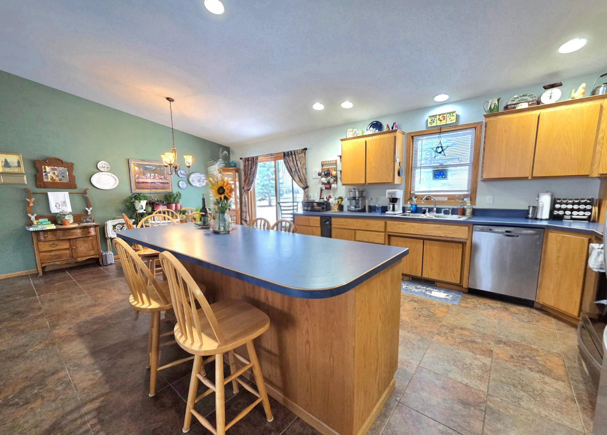 1998 single family home for sale at 601 4th Street NW in Twin Valley, MN — 4 bed, 3 bath (photo 10 of 25)