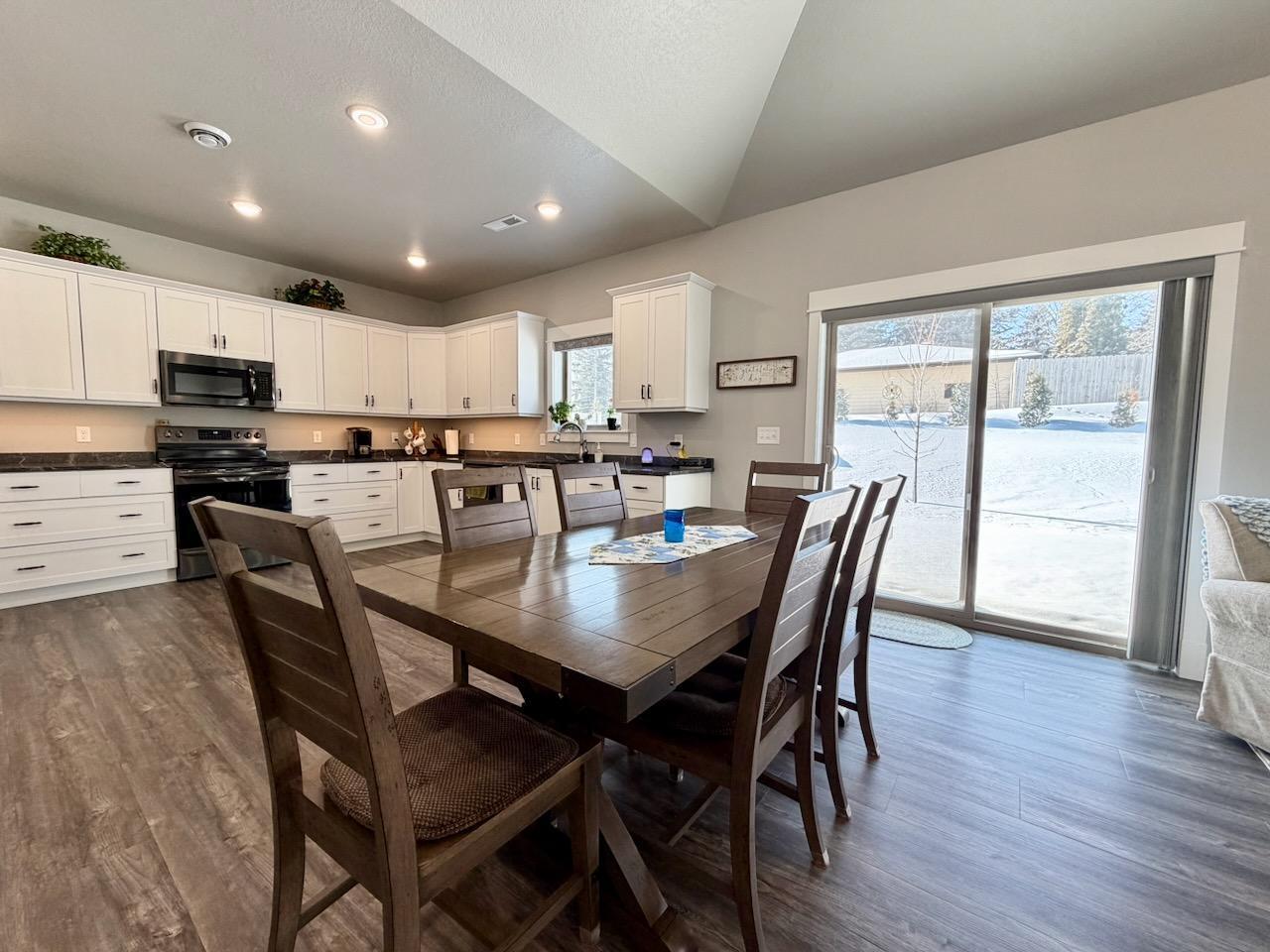2023 townhouse for sale at 736 Oak Trail in Fergus Falls, MN — 2 bed, 2 bath (photo 13 of 30)