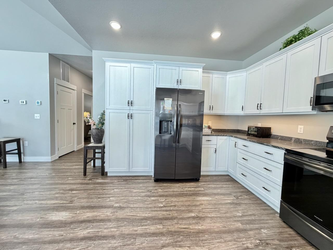 2023 townhouse for sale at 736 Oak Trail in Fergus Falls, MN — 2 bed, 2 bath (photo 14 of 30)