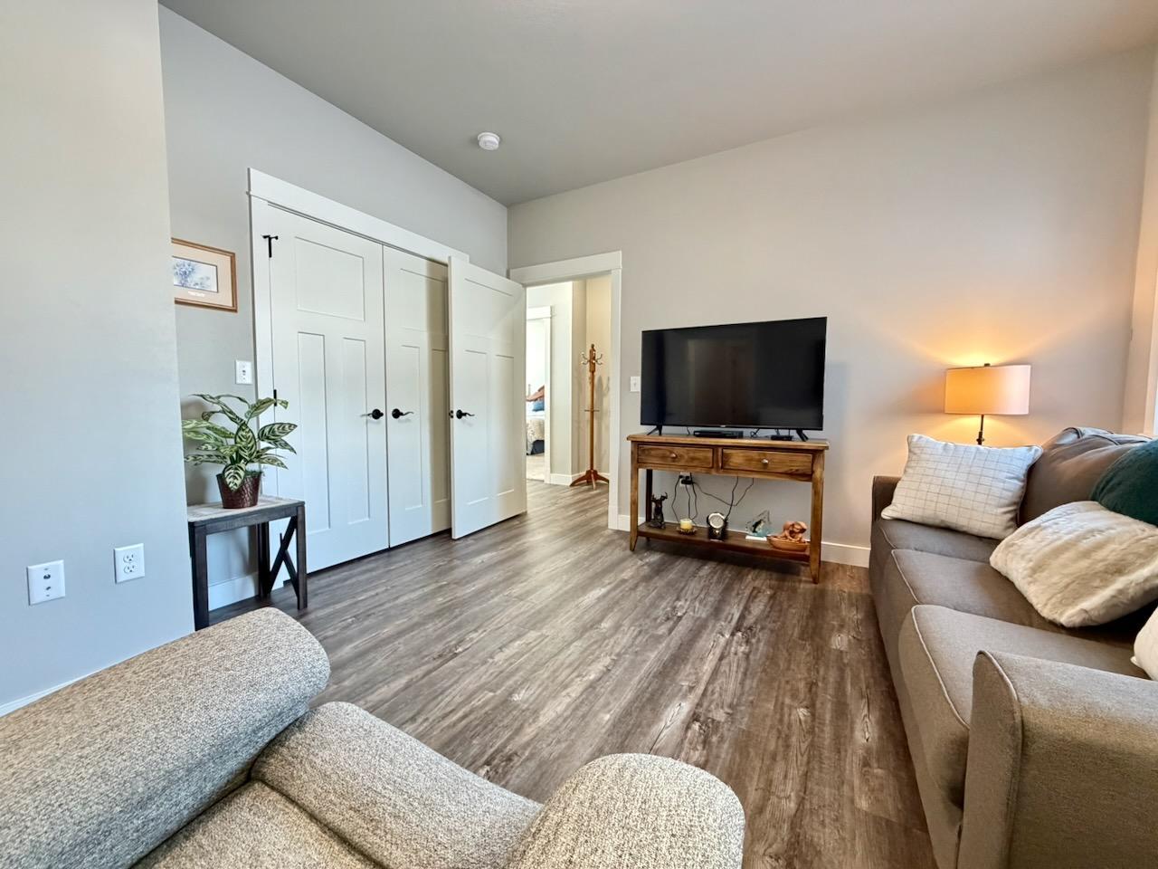 2023 townhouse for sale at 736 Oak Trail in Fergus Falls, MN — 2 bed, 2 bath (photo 21 of 30)