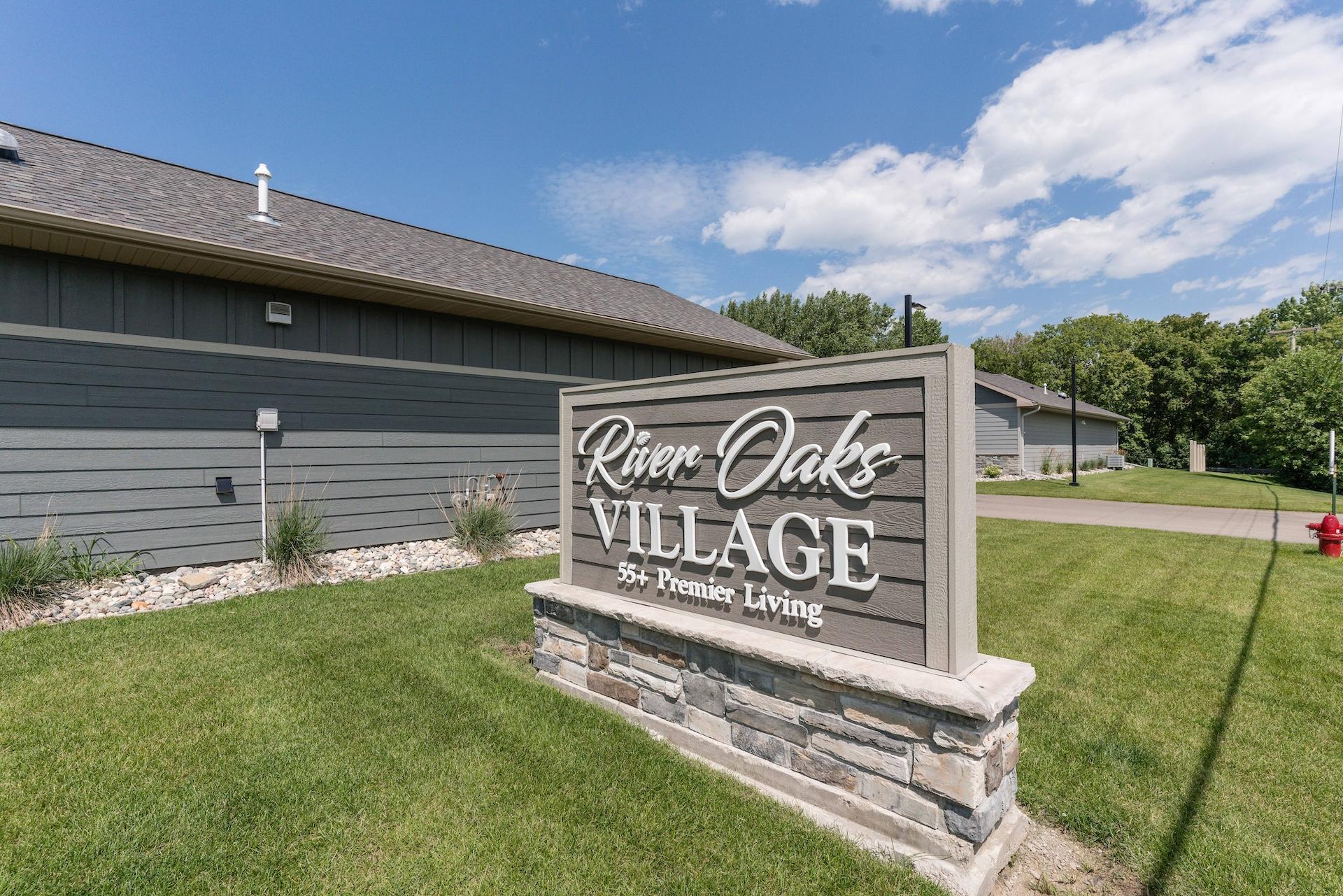 2023 townhouse for sale at 736 Oak Trail in Fergus Falls, MN — 2 bed, 2 bath (photo 4 of 30)