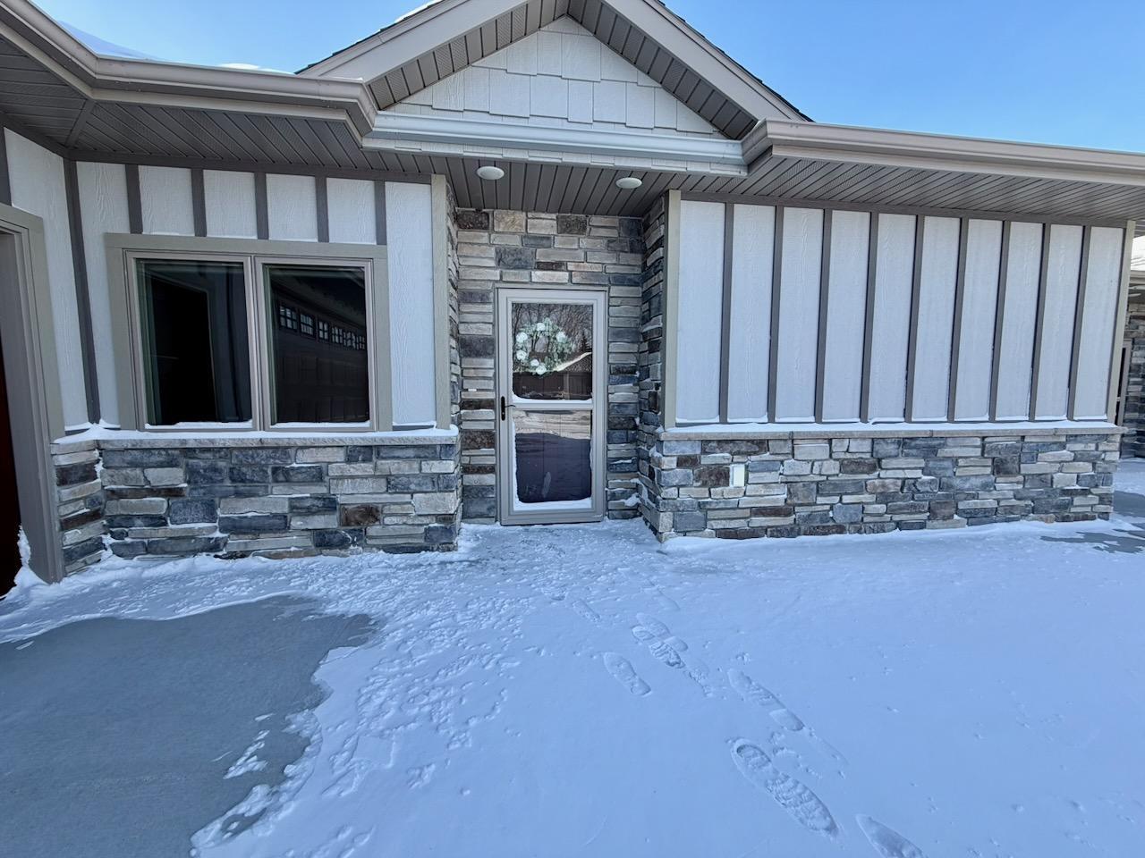 2023 townhouse for sale at 736 Oak Trail in Fergus Falls, MN — 2 bed, 2 bath (photo 5 of 30)