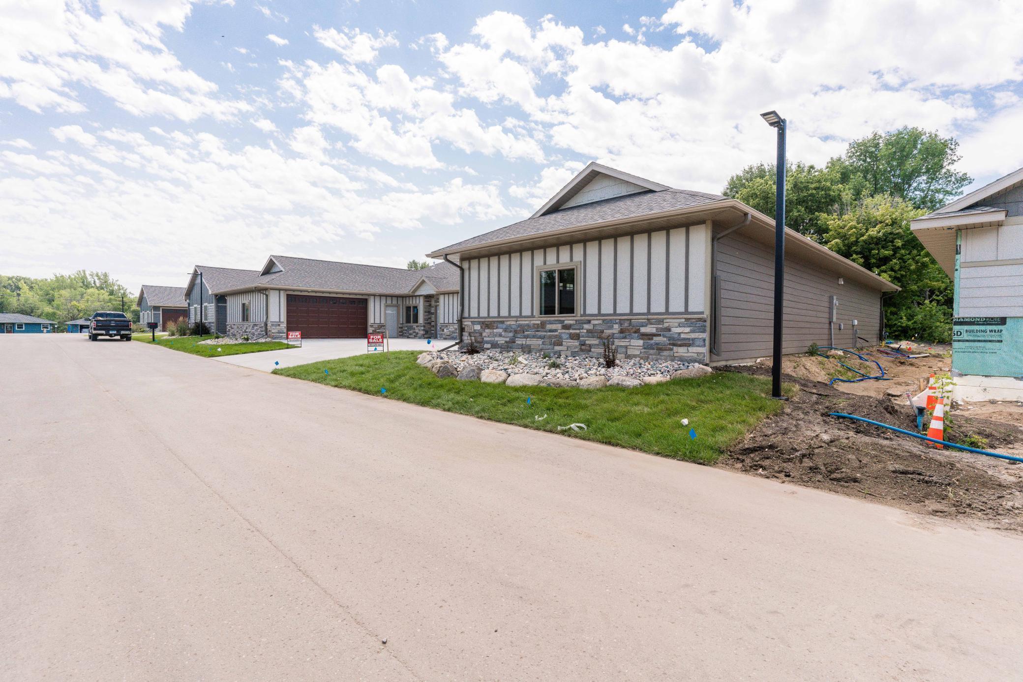 2023 townhouse for sale at 736 Oak Trail in Fergus Falls, MN — 2 bed, 2 bath (photo 27 of 30)