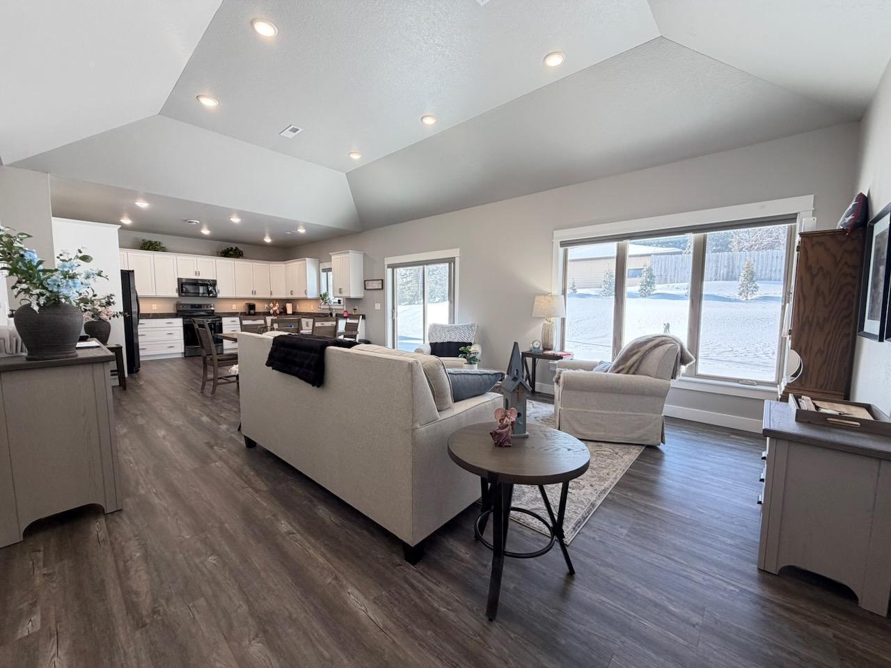 2023 townhouse for sale at 736 Oak Trail in Fergus Falls, MN — 2 bed, 2 bath (photo 10 of 30)