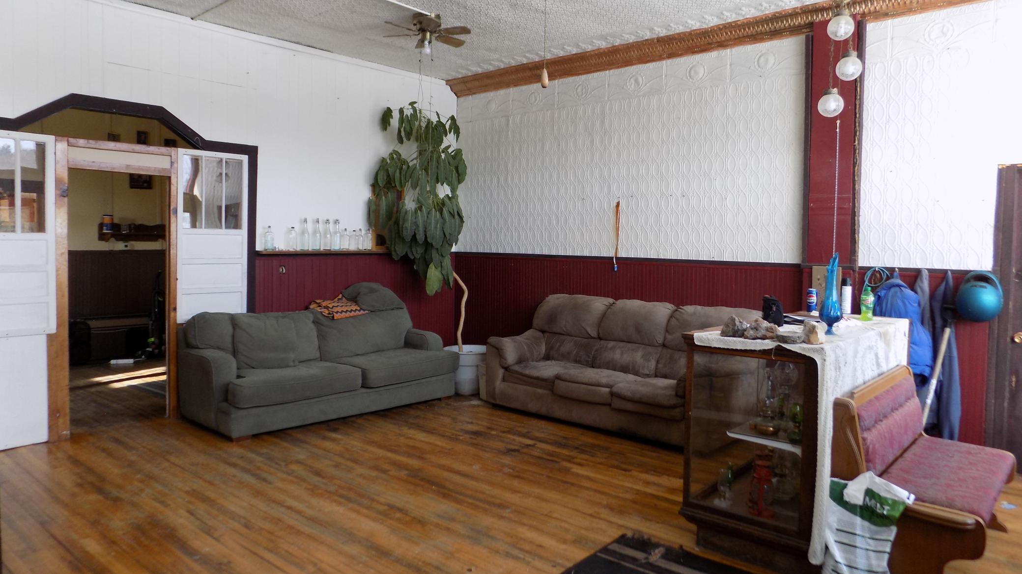 1910 single family home for sale at 913 Gary Street in Calumet, MN — 3 bed, 2 bath (photo 4 of 14)