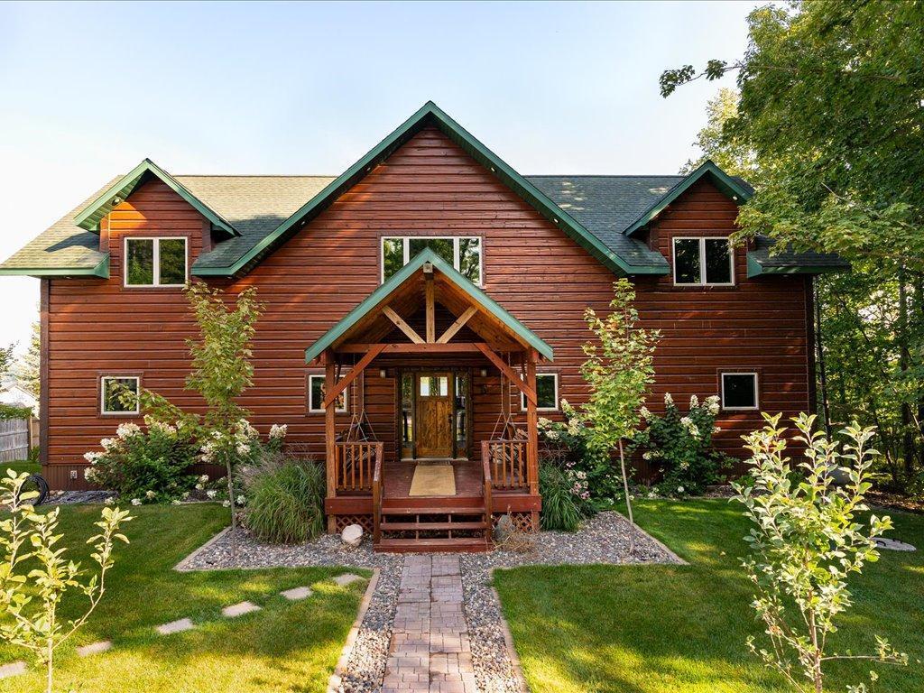 2015 single family home for sale at 27543 300th Place in Aitkin, MN — 4 bed, 5 bath (photo 2 of 91)
