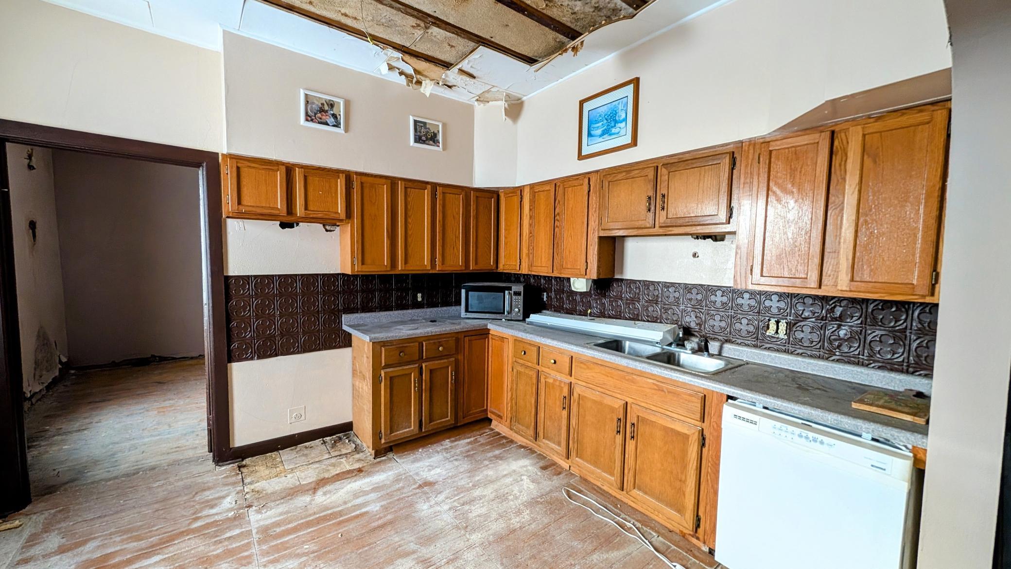 1950 home for sale at 126 Main Street in Lakota, ND — 8 bed, 4 bath (photo 21 of 60)
