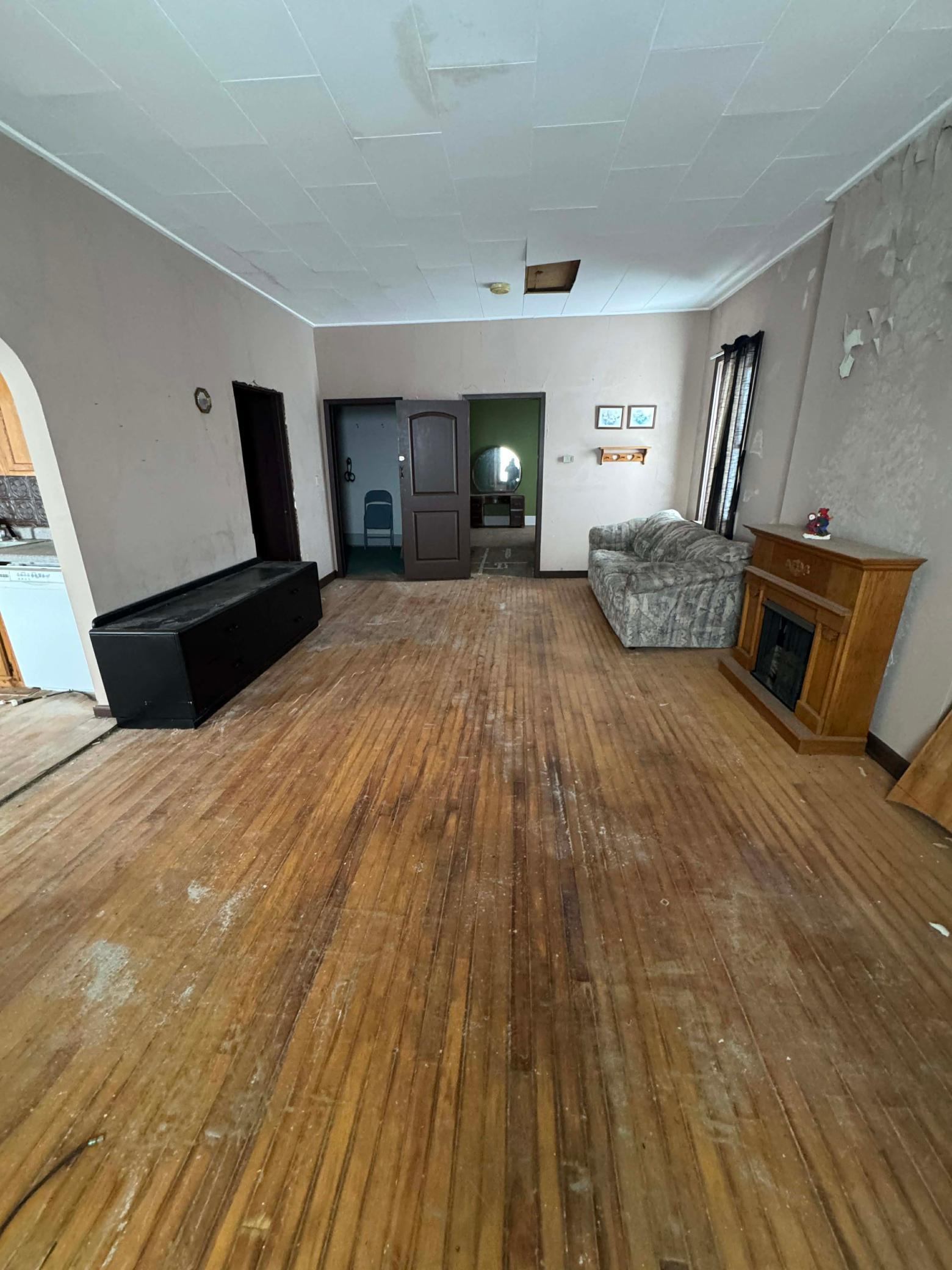 1950 home for sale at 126 Main Street in Lakota, ND — 8 bed, 4 bath (photo 23 of 60)
