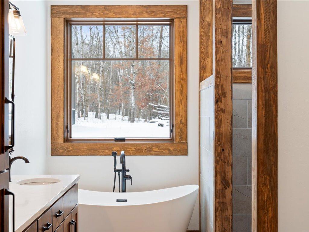 2025 single family home for sale at 27222 Island View Drive in Park Rapids, MN — 3 bed, 3 bath (photo 33 of 46)
