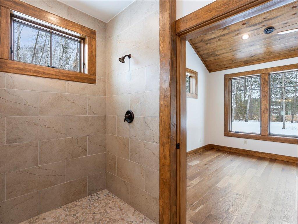 2025 single family home for sale at 27222 Island View Drive in Park Rapids, MN — 3 bed, 3 bath (photo 34 of 46)