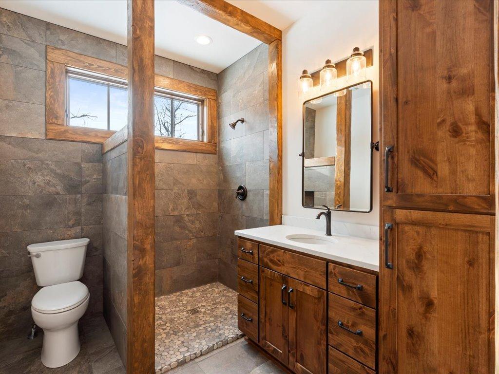 2025 single family home for sale at 27222 Island View Drive in Park Rapids, MN — 3 bed, 3 bath (photo 39 of 46)