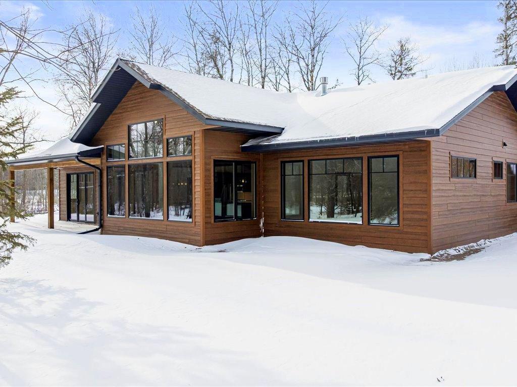 2025 single family home for sale at 27222 Island View Drive in Park Rapids, MN — 3 bed, 3 bath (photo 6 of 46)
