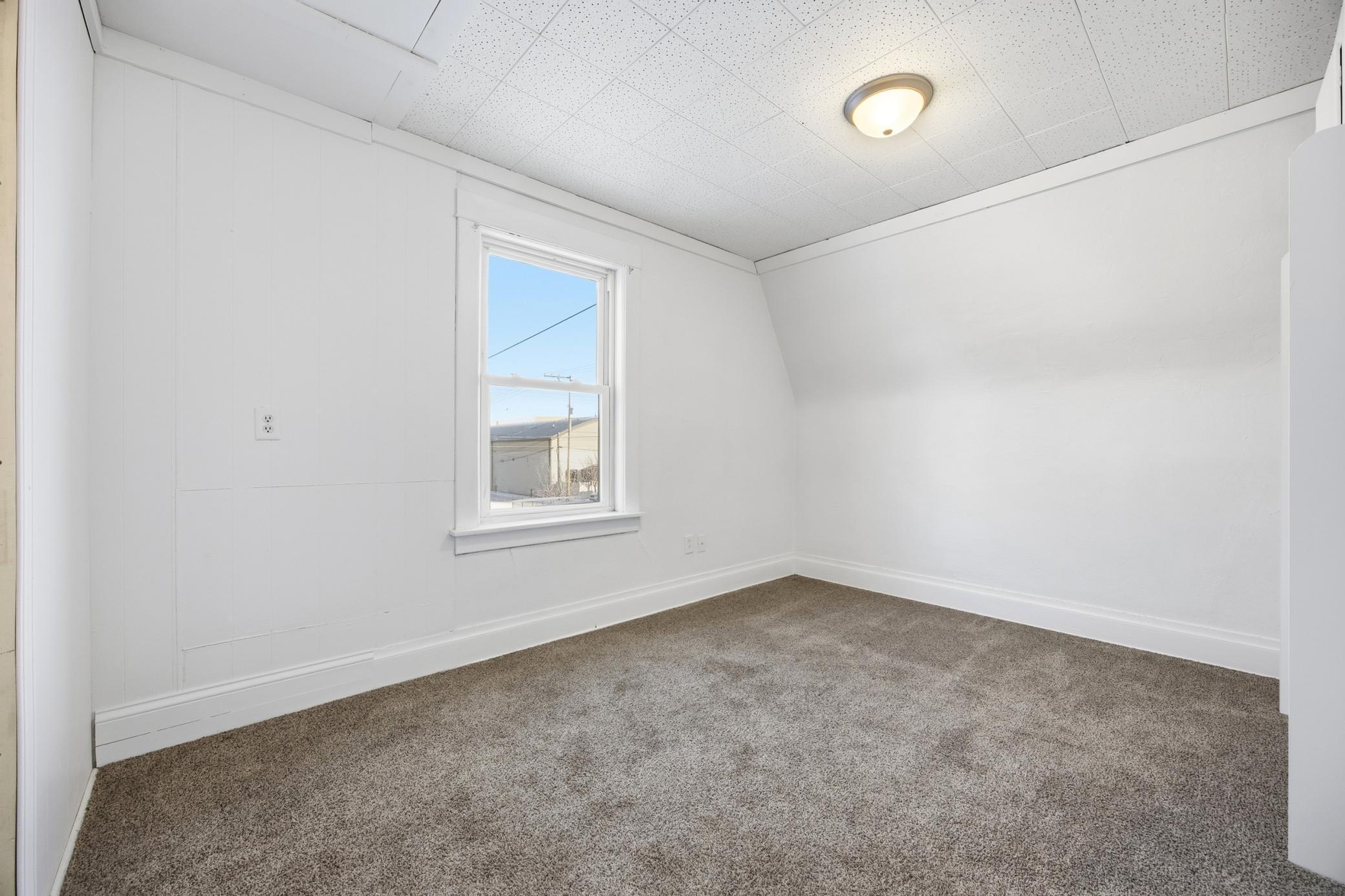 1914 single family home for sale at 1122 4th Avenue N in Fargo, ND — 3 bed, 2 bath (photo 13 of 23)