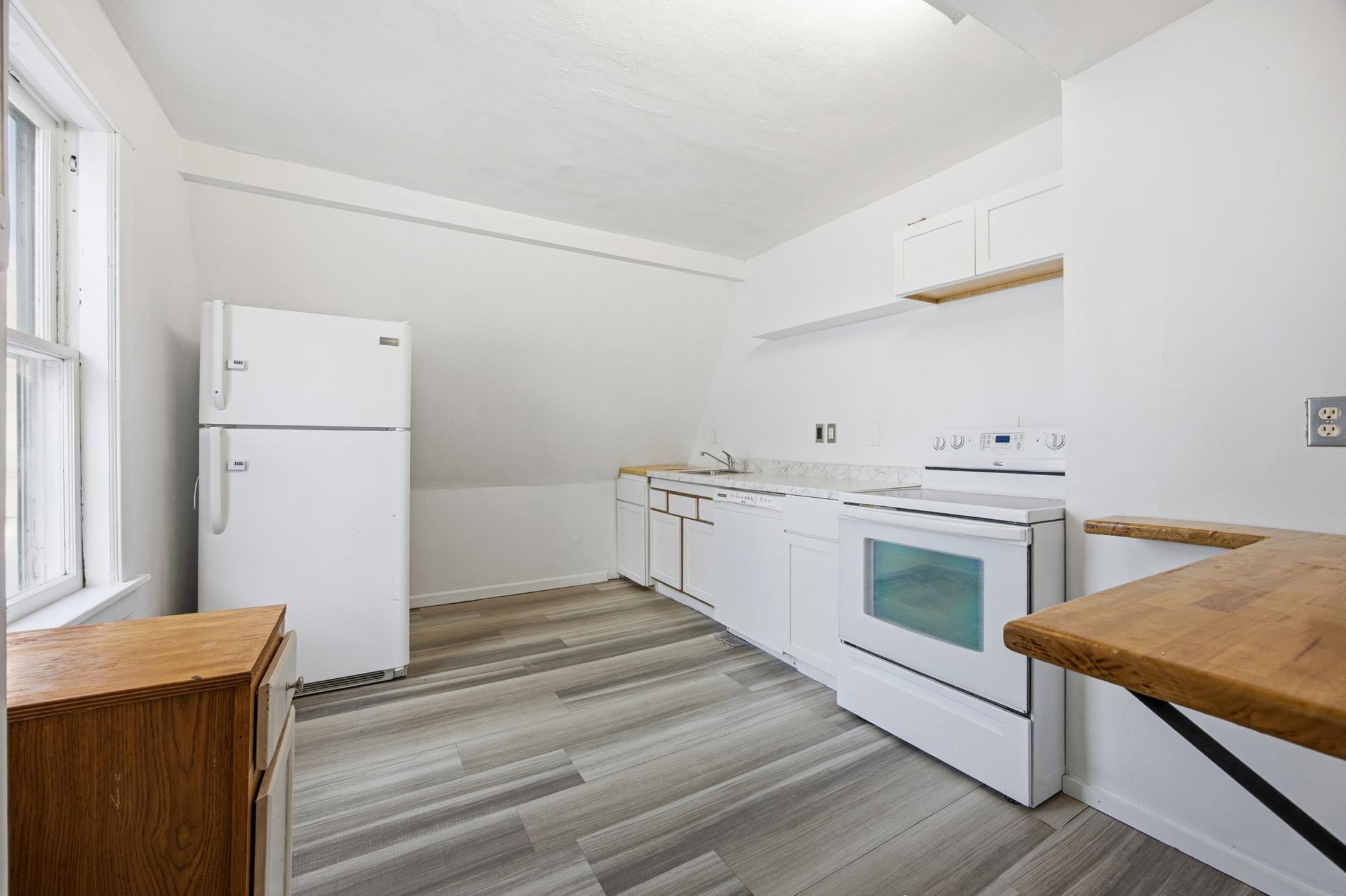 1914 single family home for sale at 1122 4th Avenue N in Fargo, ND — 3 bed, 2 bath (photo 19 of 23)
