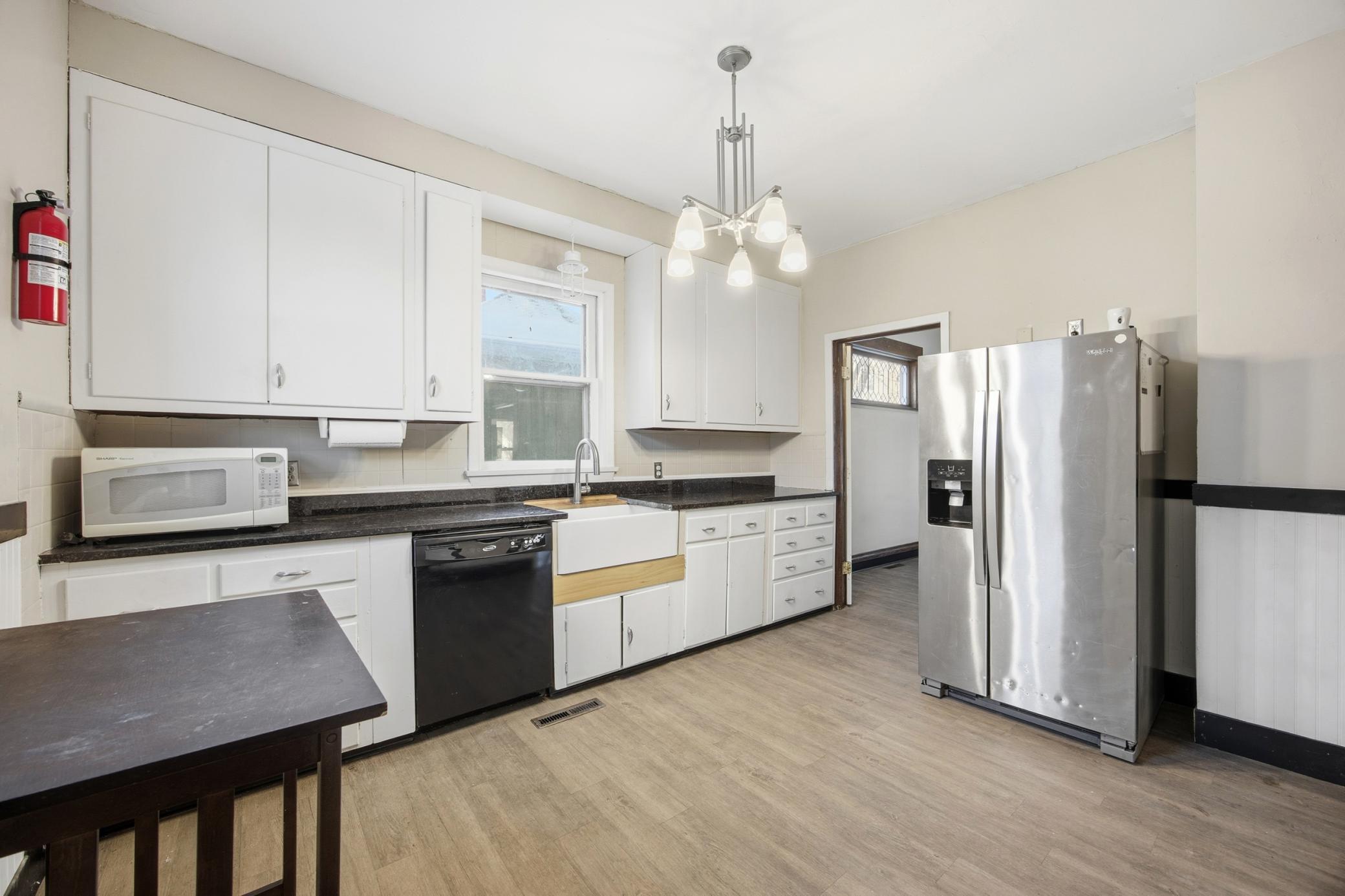 1914 single family home for sale at 1122 4th Avenue N in Fargo, ND — 3 bed, 2 bath (photo 4 of 23)