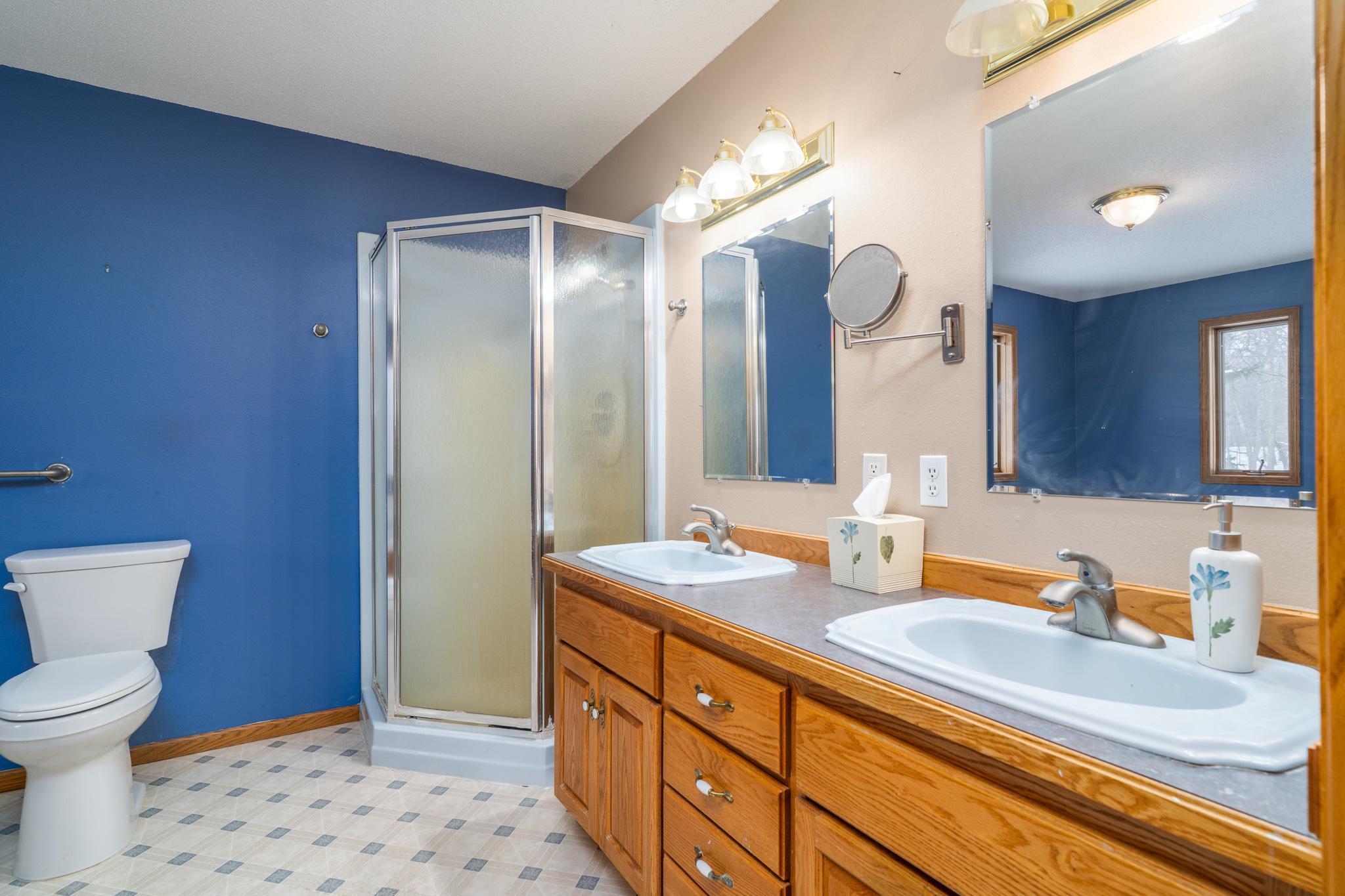 2000 single family home for sale at 39233 E Union Drive in Erskine, MN — 5 bed, 3 bath (photo 12 of 40)