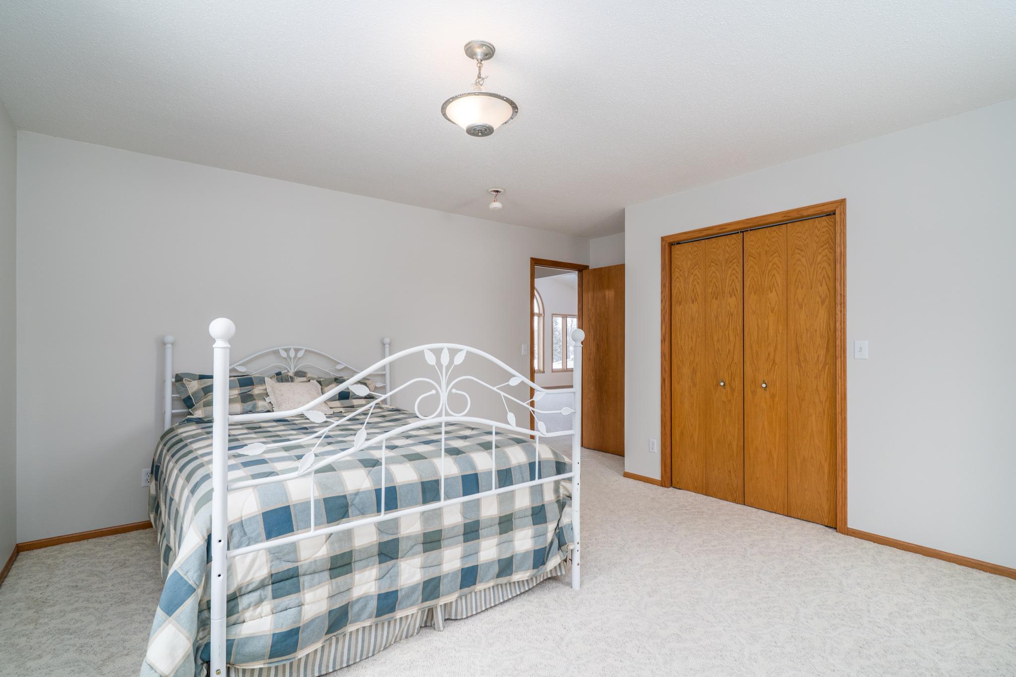 2000 single family home for sale at 39233 E Union Drive in Erskine, MN — 5 bed, 3 bath (photo 16 of 40)