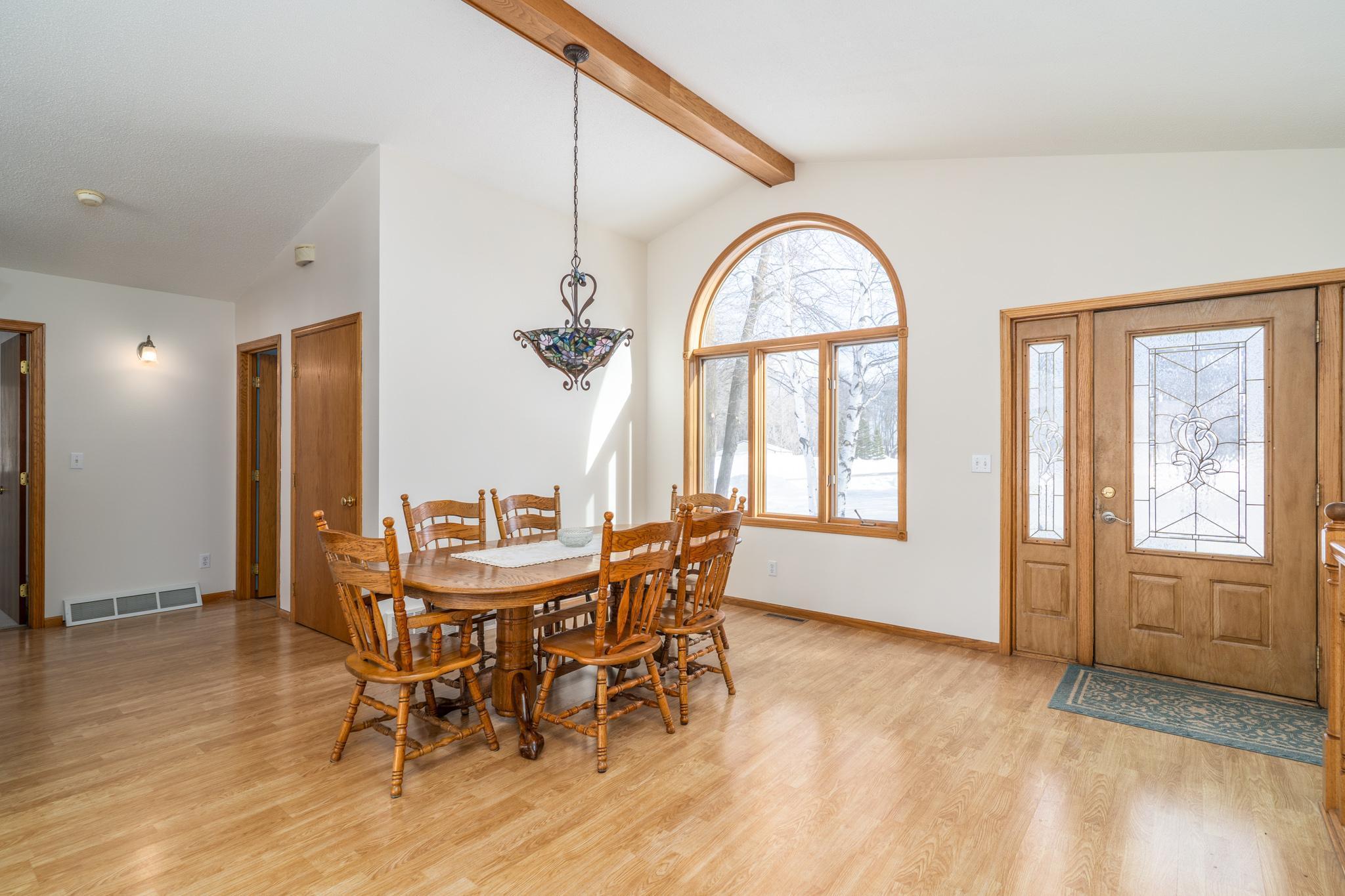 2000 single family home for sale at 39233 E Union Drive in Erskine, MN — 5 bed, 3 bath (photo 3 of 40)