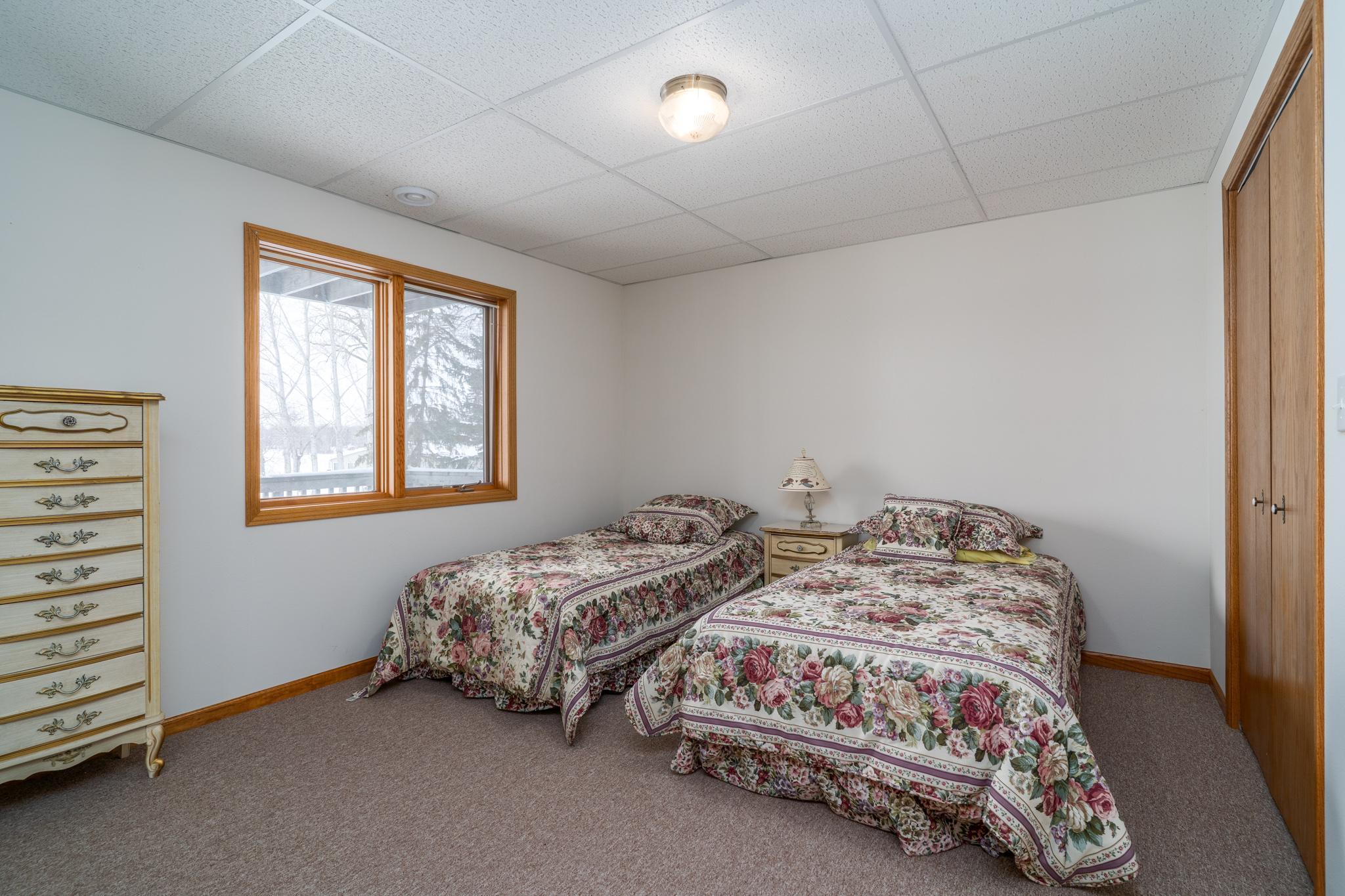 2000 single family home for sale at 39233 E Union Drive in Erskine, MN — 5 bed, 3 bath (photo 24 of 40)