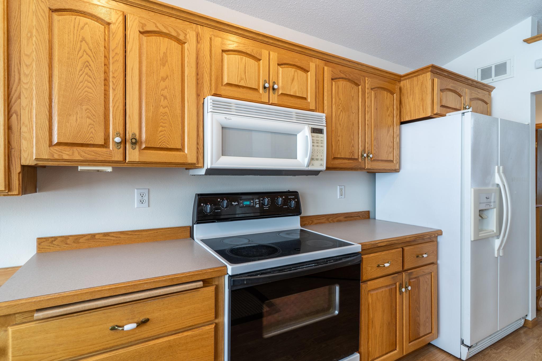 2000 single family home for sale at 39233 E Union Drive in Erskine, MN — 5 bed, 3 bath (photo 8 of 40)