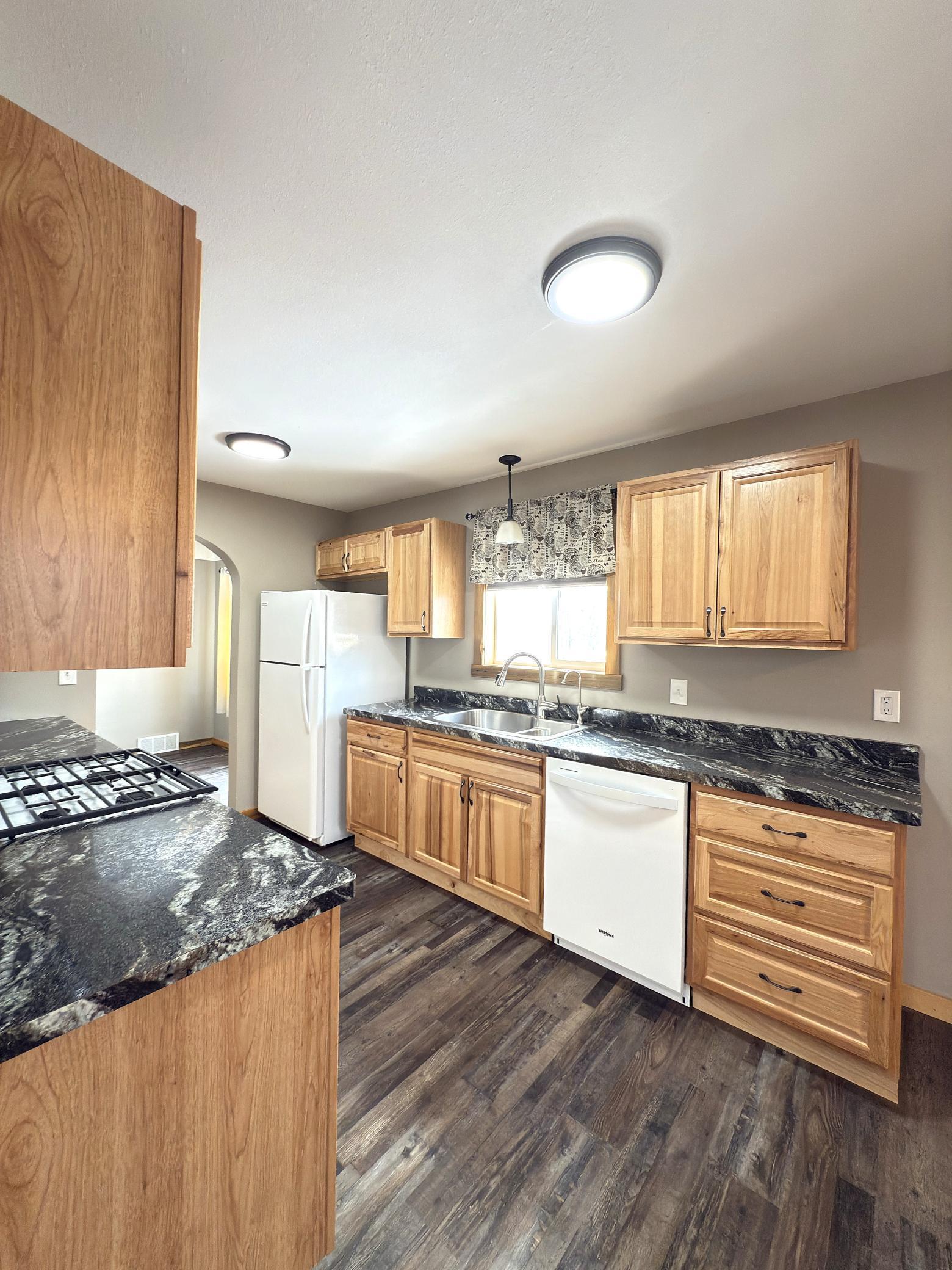 1960 single family home for sale at 23033 County Road 2 in Brainerd, MN — 4 bed, 2 bath (photo 4 of 57)
