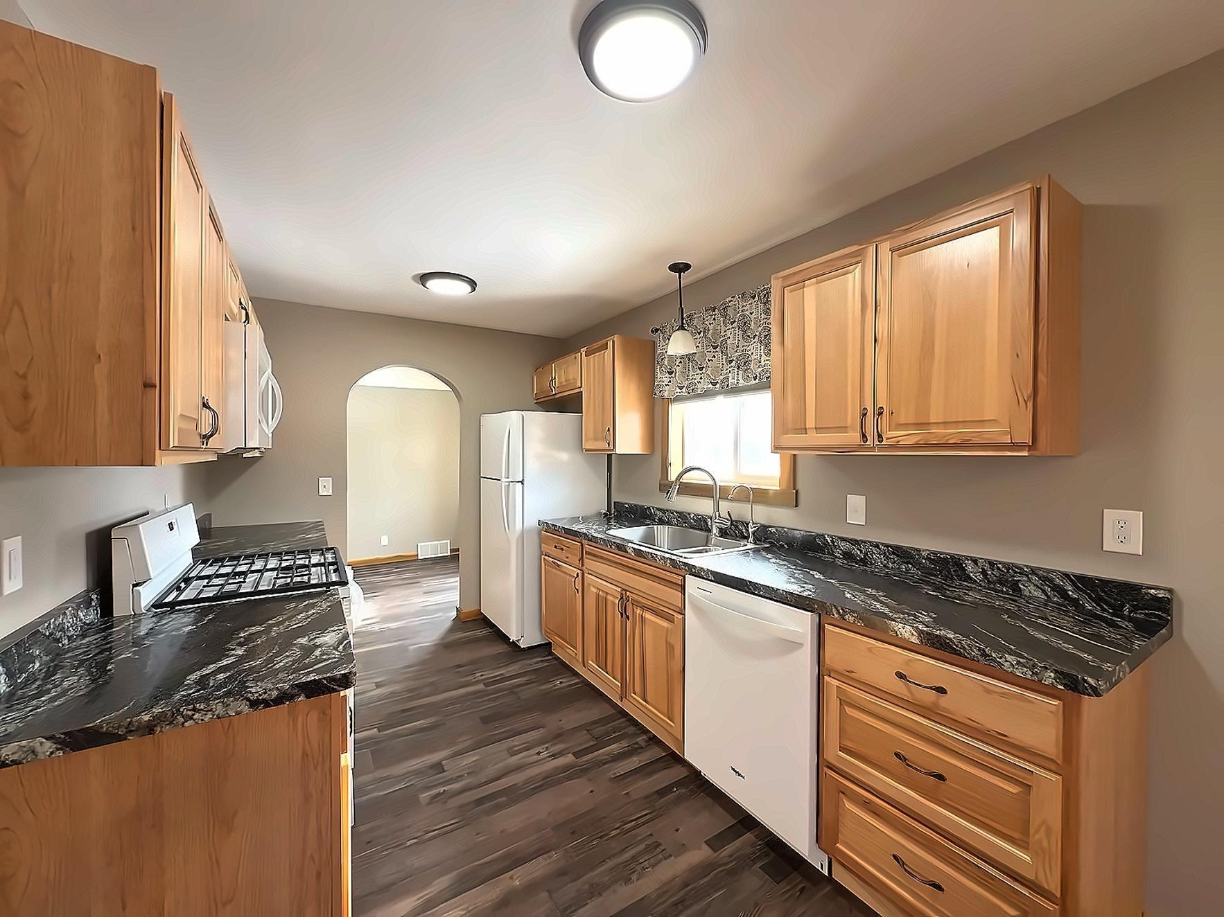 1960 single family home for sale at 23033 County Road 2 in Brainerd, MN — 4 bed, 2 bath (photo 6 of 57)