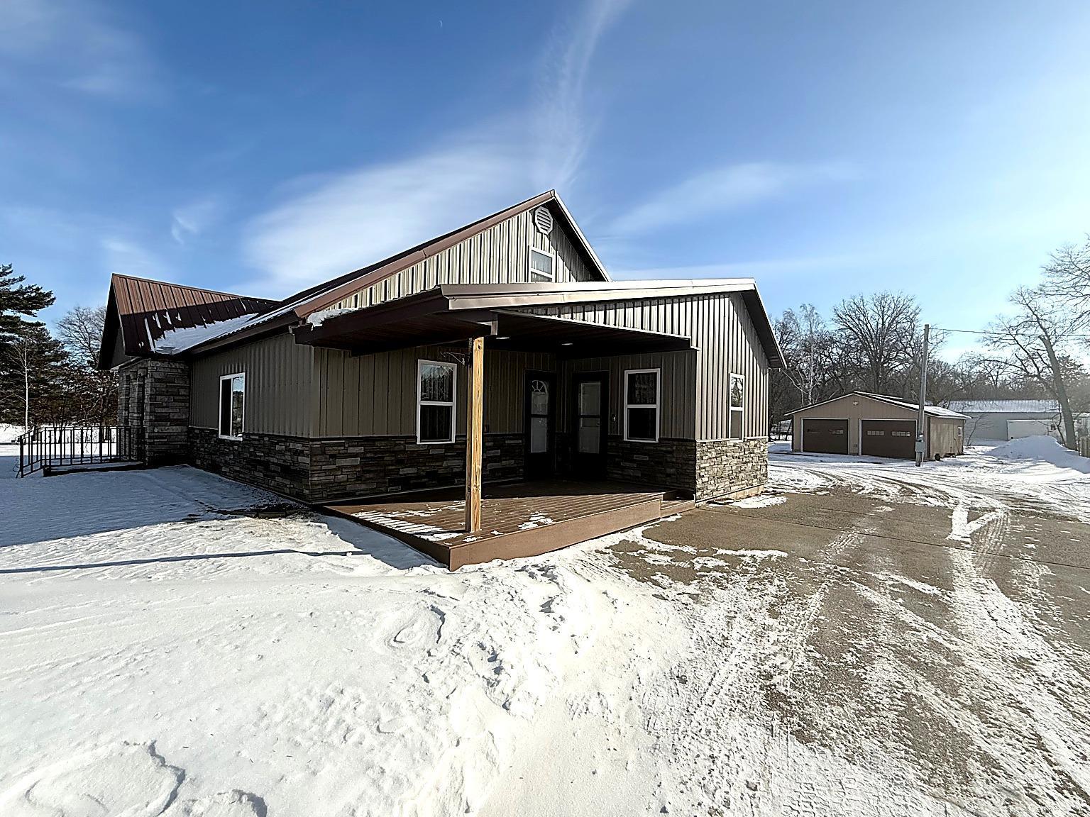 1960 single family home for sale at 23033 County Road 2 in Brainerd, MN — 4 bed, 2 bath (photo 52 of 57)