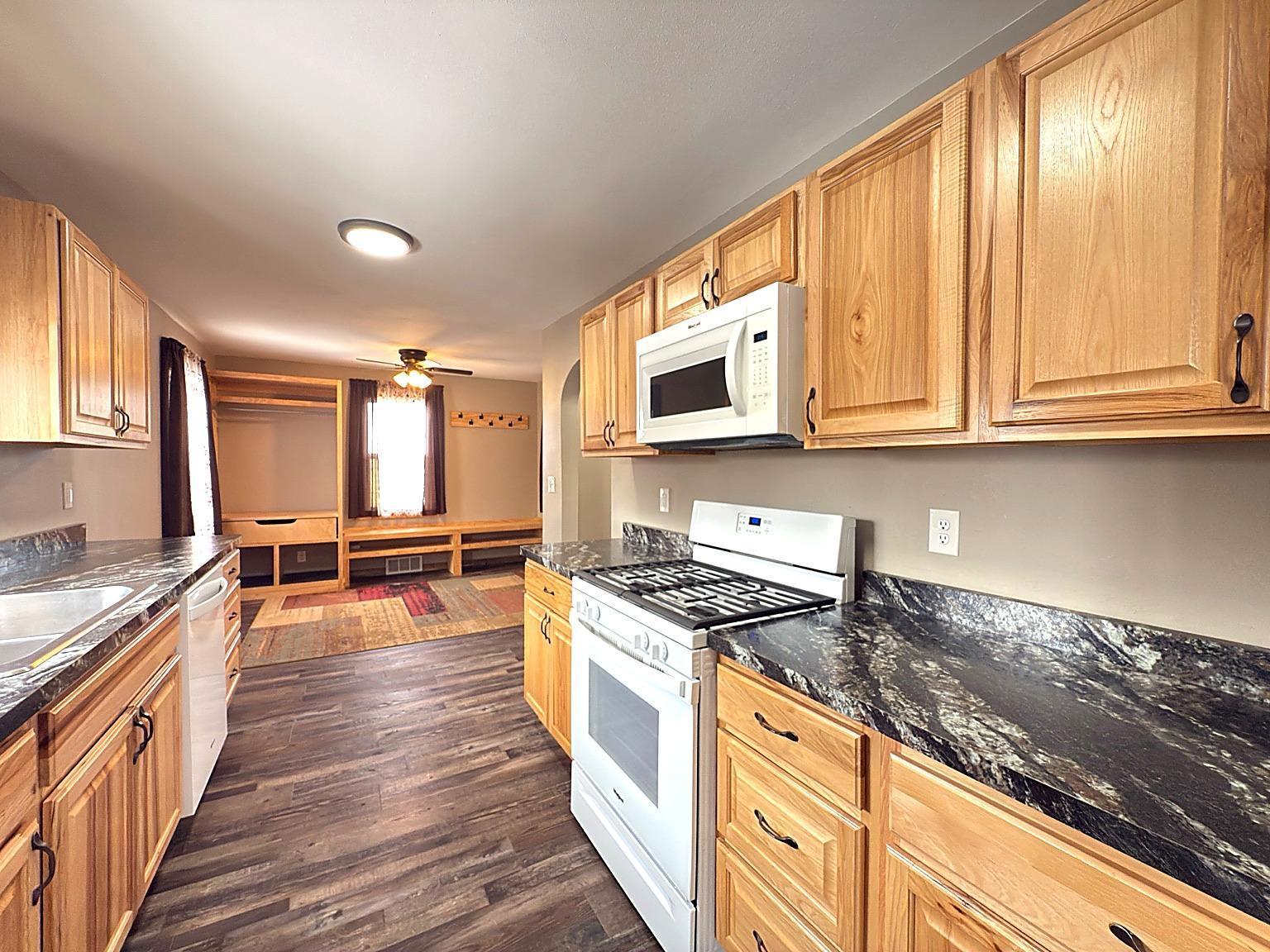 1960 single family home for sale at 23033 County Road 2 in Brainerd, MN — 4 bed, 2 bath (photo 7 of 57)