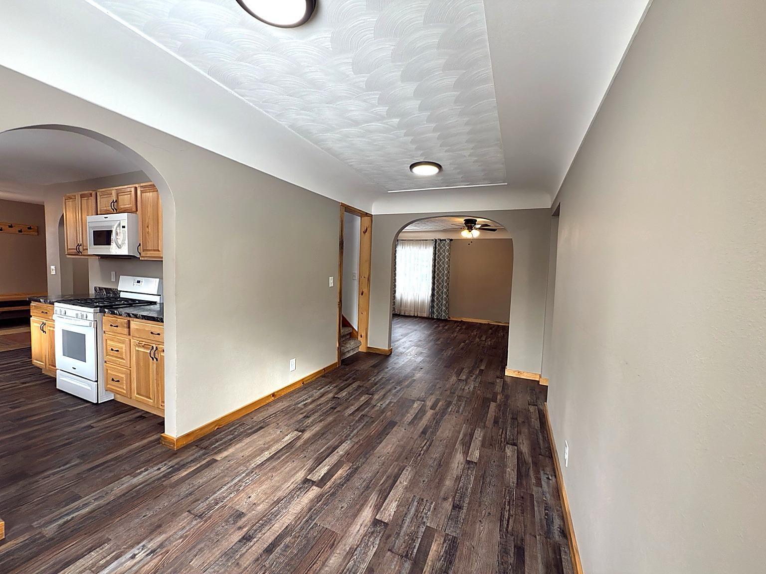 1960 single family home for sale at 23033 County Road 2 in Brainerd, MN — 4 bed, 2 bath (photo 9 of 57)