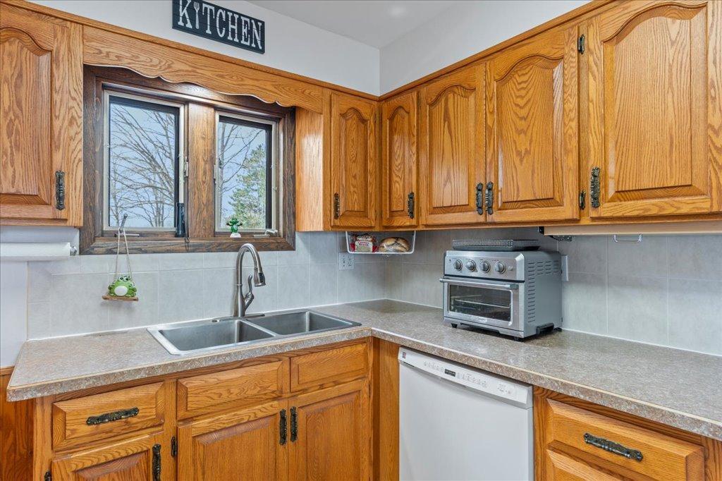6286 Highland Scenic Road, Baxter MN 56425 - Photo 13 of 60