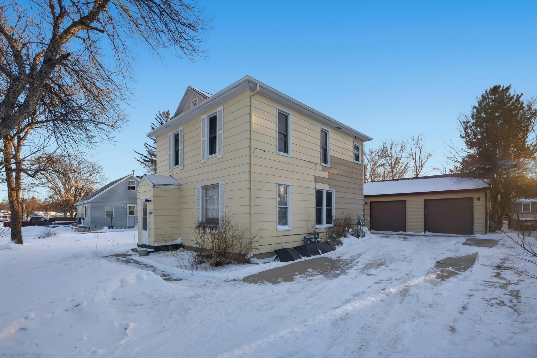 702 21st Street S, Fargo ND 58103 - Photo 2 of 19
