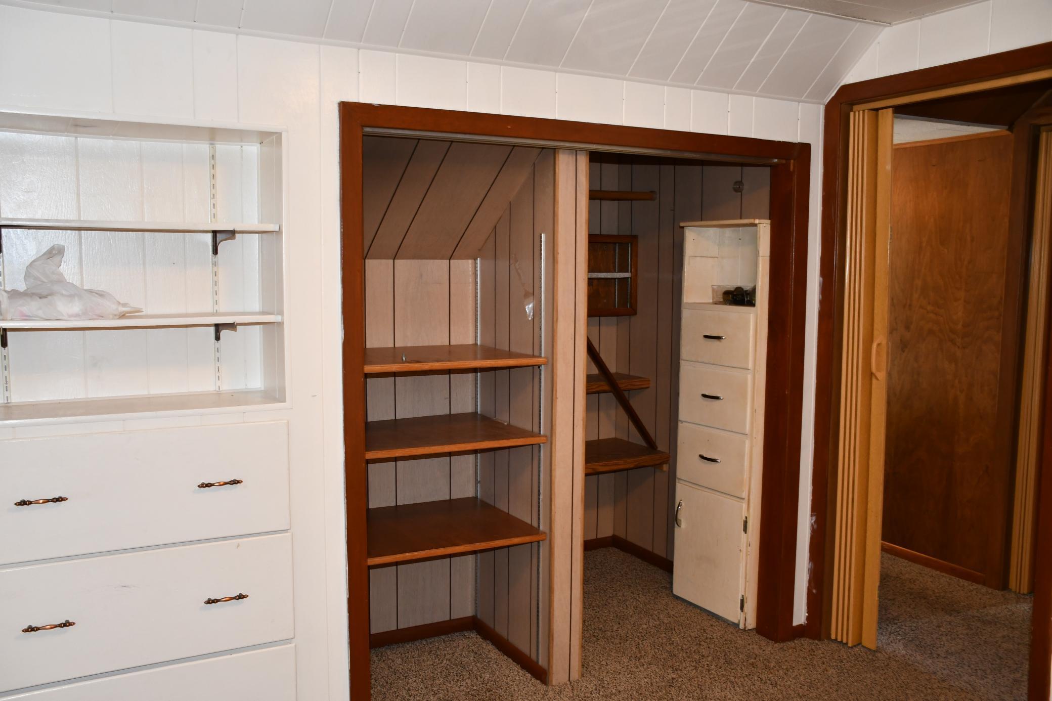 1940 single family home for sale at 216 6th Street W in Thief River Falls, MN — 4 bed, 3 bath (photo 23 of 45)