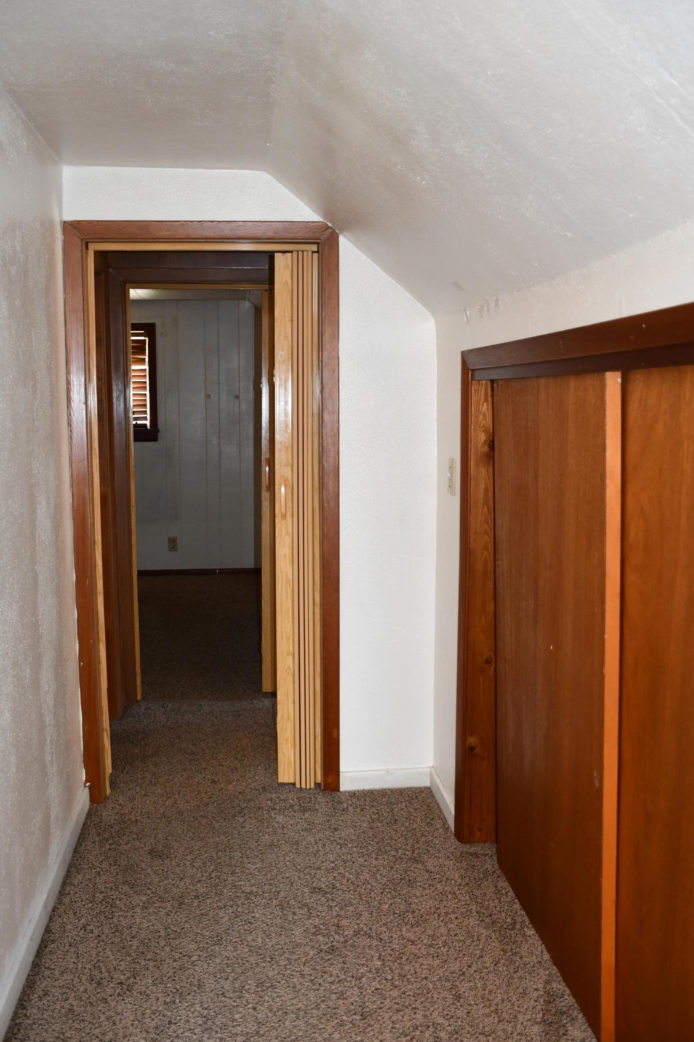 1940 single family home for sale at 216 6th Street W in Thief River Falls, MN — 4 bed, 3 bath (photo 30 of 45)