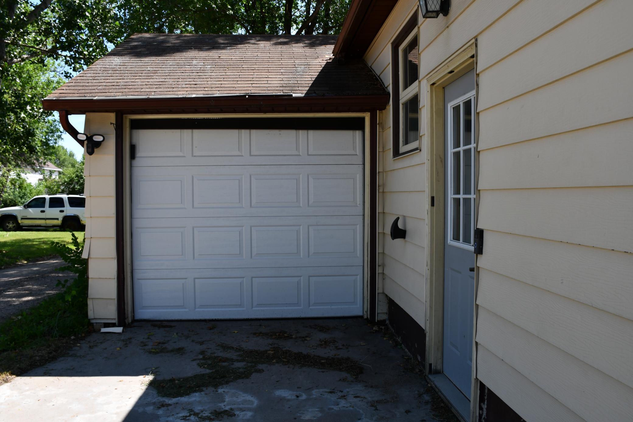 1940 single family home for sale at 216 6th Street W in Thief River Falls, MN — 4 bed, 3 bath (photo 39 of 45)