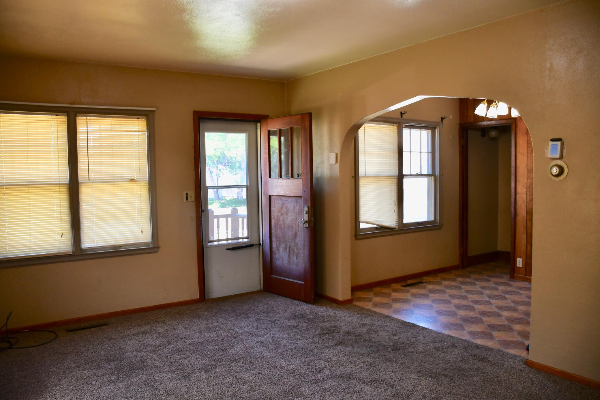 1940 single family home for sale at 216 6th Street W in Thief River Falls, MN — 4 bed, 3 bath (photo 5 of 45)