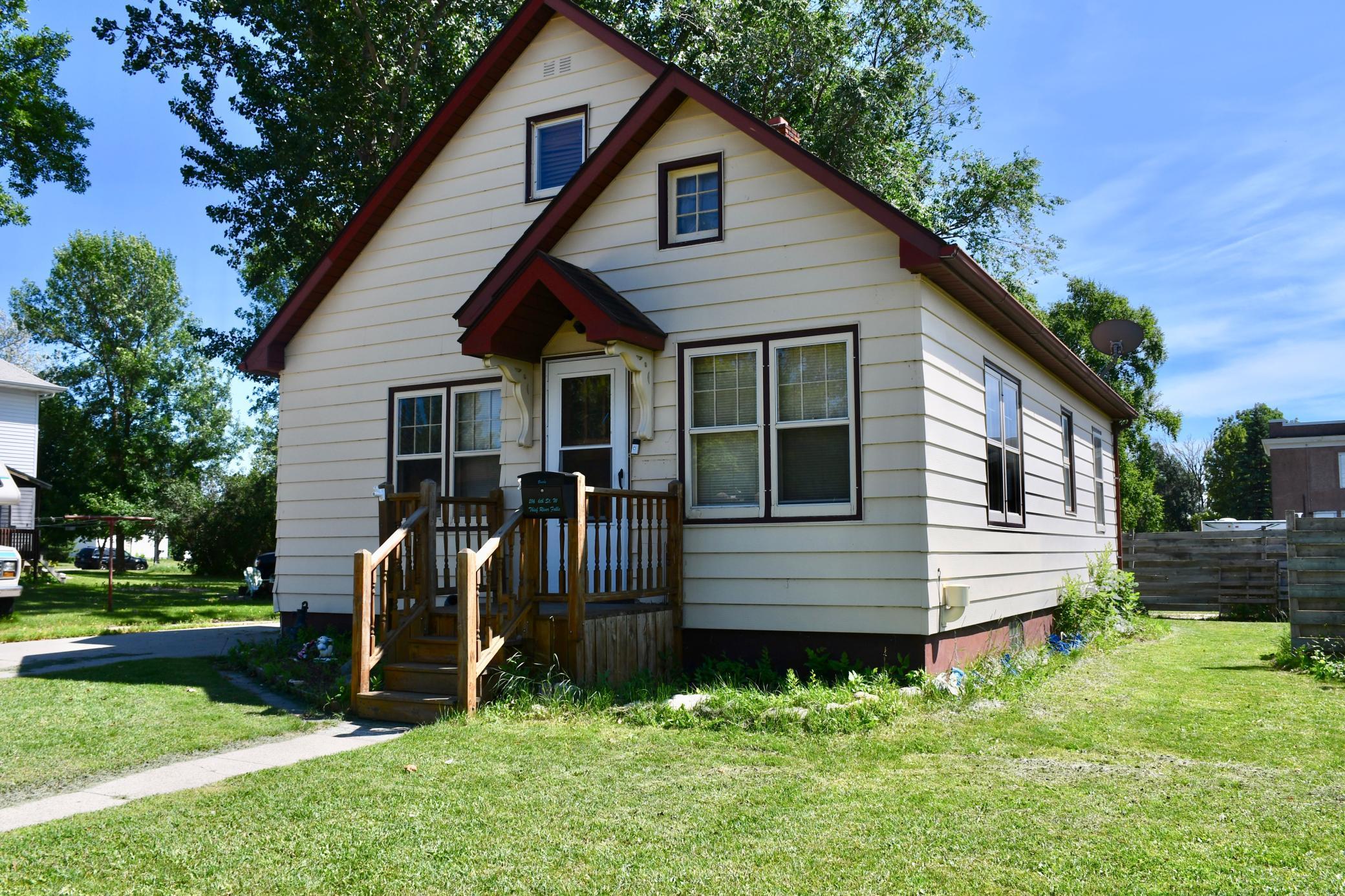 1940 single family home for sale at 216 6th Street W in Thief River Falls, MN — 4 bed, 3 bath (photo 45 of 45)
