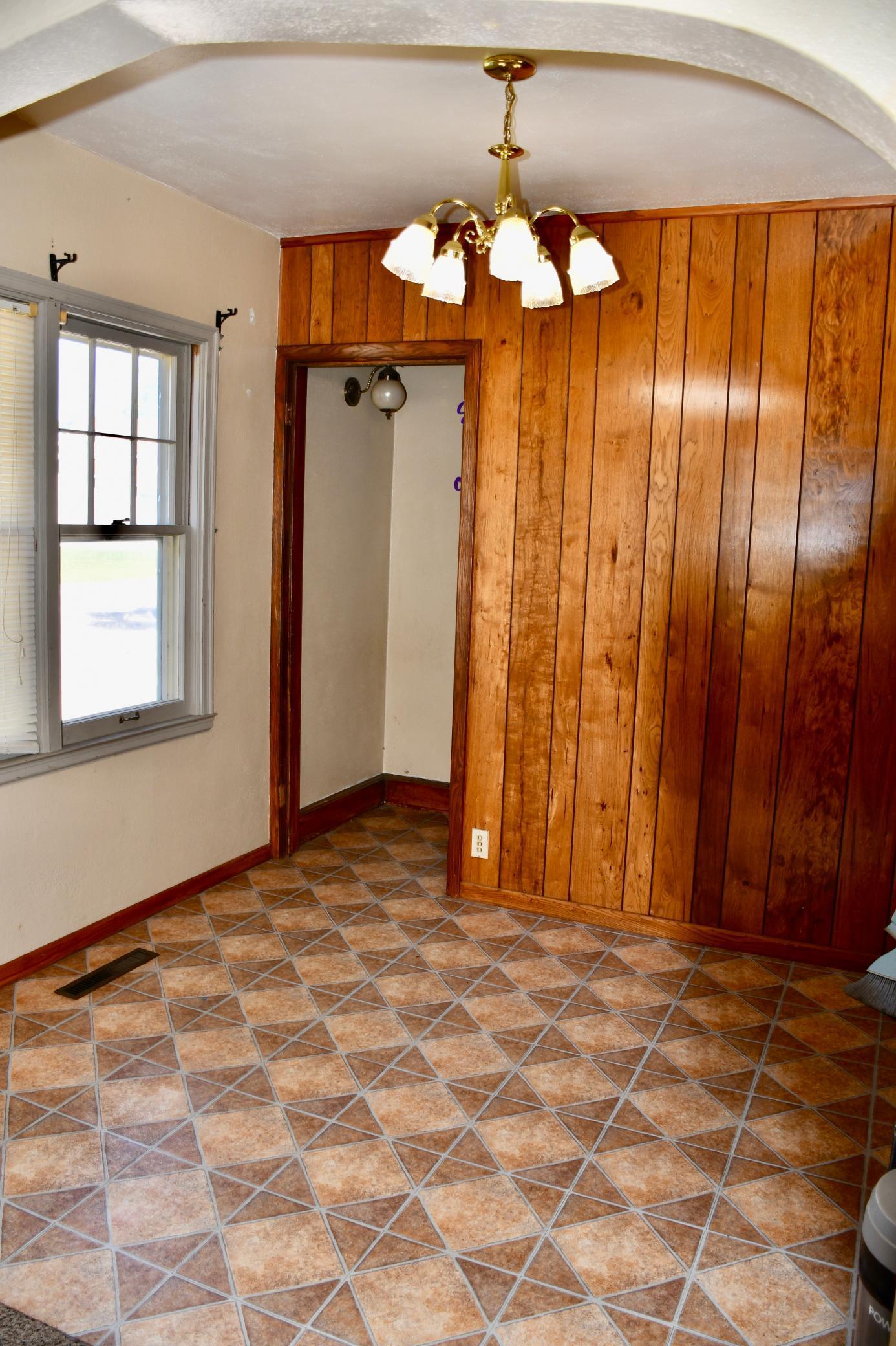 1940 single family home for sale at 216 6th Street W in Thief River Falls, MN — 4 bed, 3 bath (photo 7 of 45)