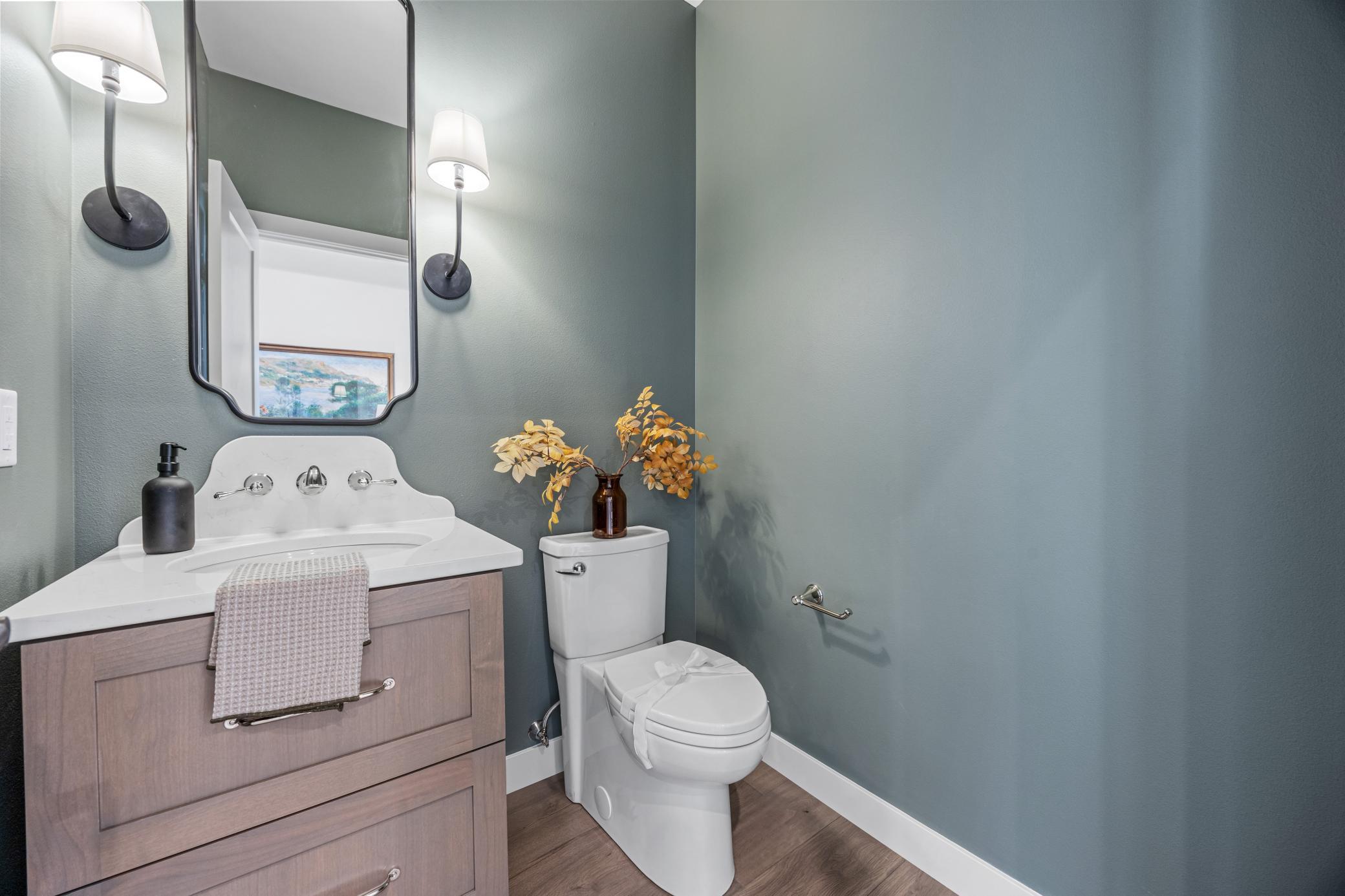 2026 single family home for sale at 406 Boehm Way in Colfax, ND — 5 bed, 3 bath (photo 11 of 61)