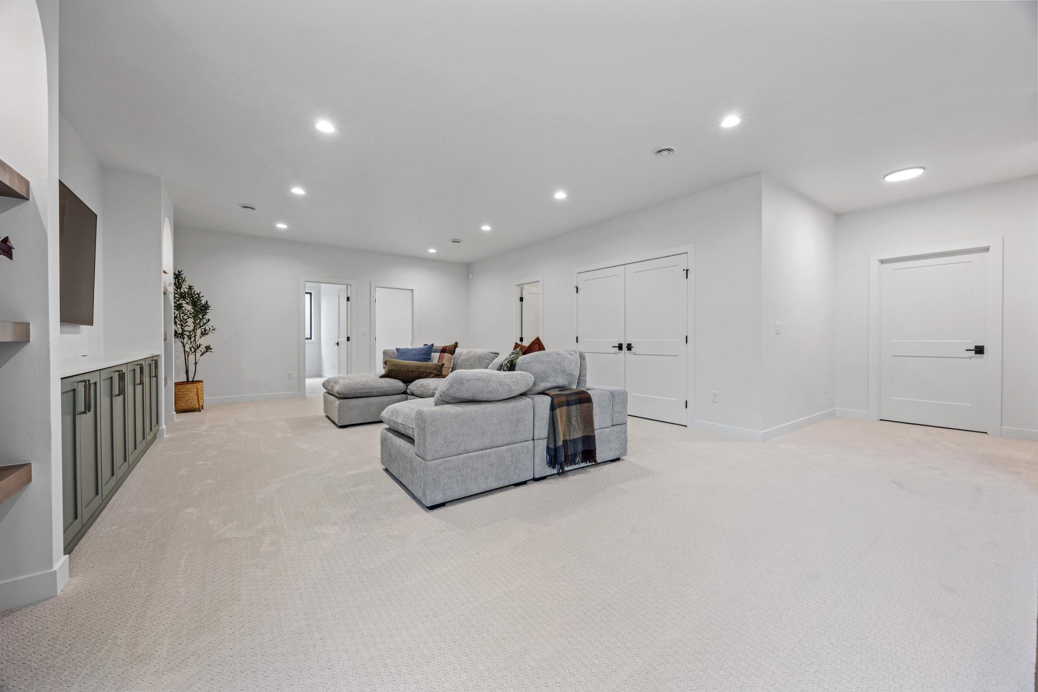 2026 single family home for sale at 406 Boehm Way in Colfax, ND — 5 bed, 3 bath (photo 50 of 61)
