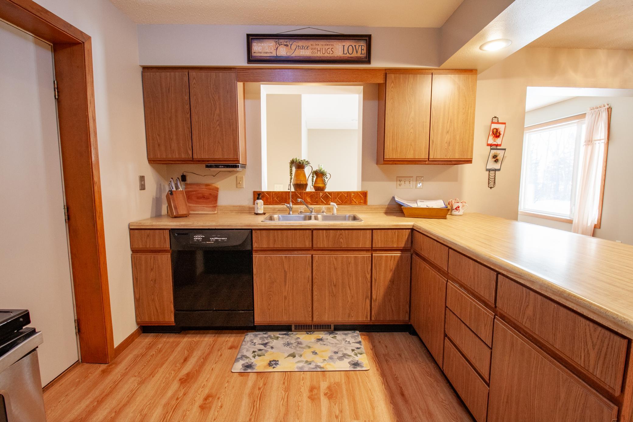 1985 single family home for sale at 2046 Northwood Lane in Fergus Falls, MN — 4 bed, 3 bath (photo 13 of 40)