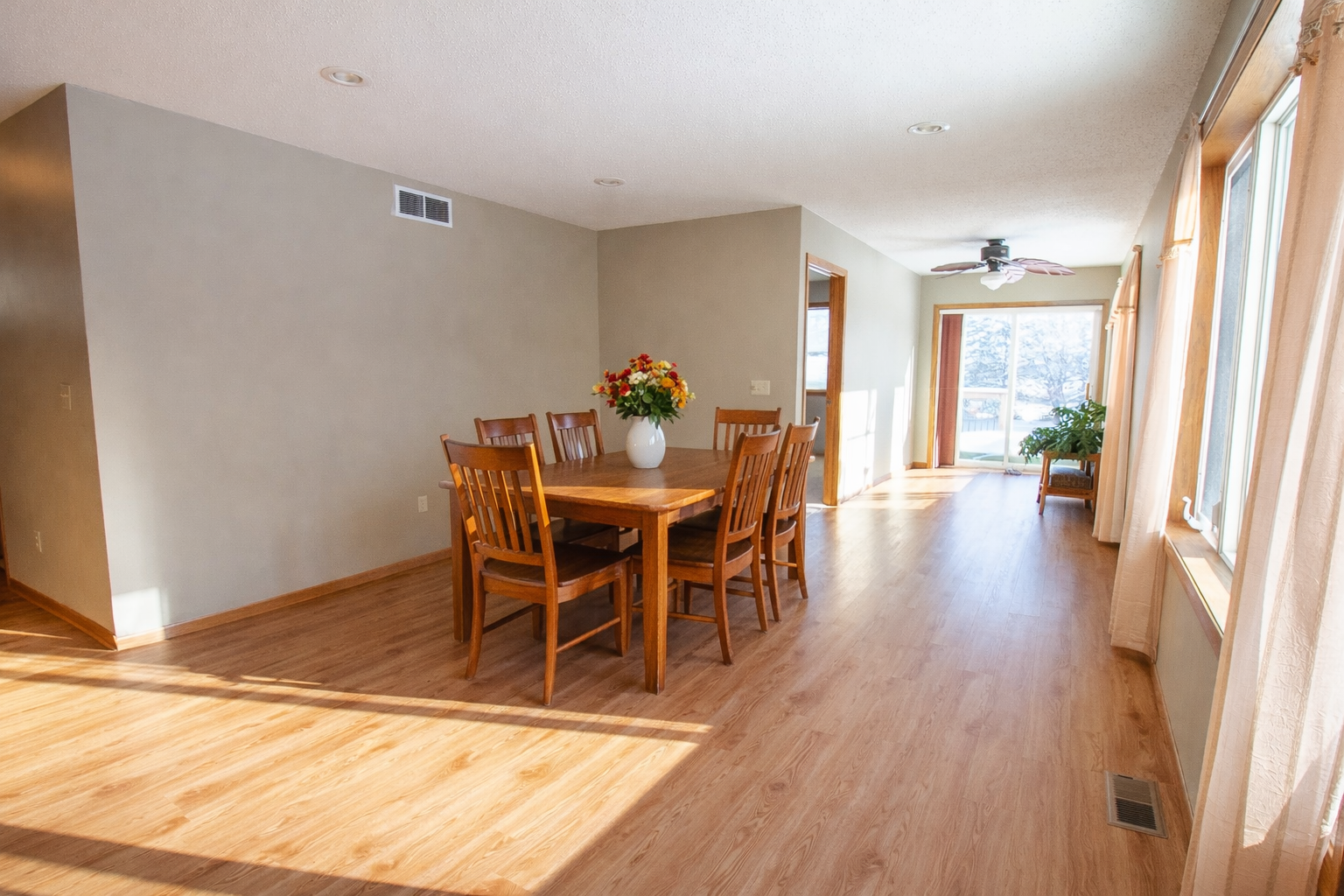 1985 single family home for sale at 2046 Northwood Lane in Fergus Falls, MN — 4 bed, 3 bath (photo 14 of 40)