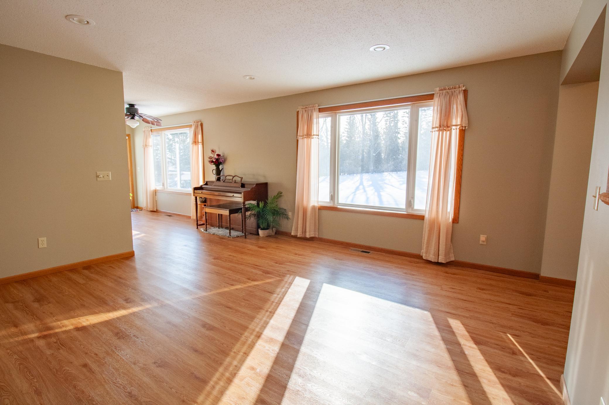 1985 single family home for sale at 2046 Northwood Lane in Fergus Falls, MN — 4 bed, 3 bath (photo 16 of 40)