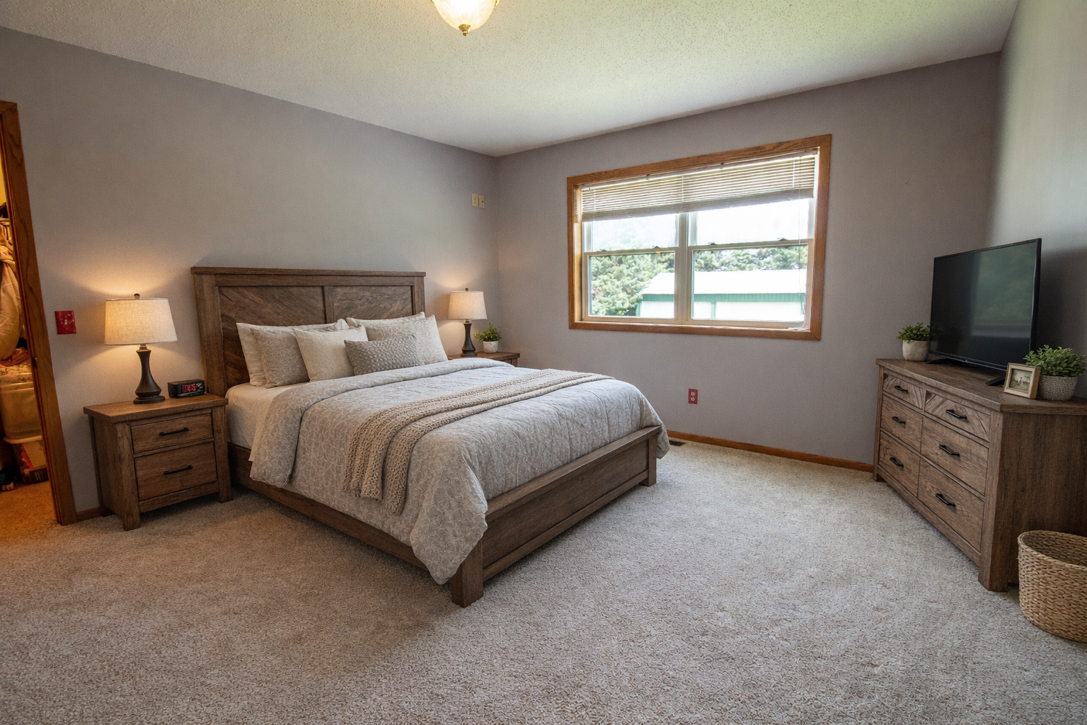 1985 single family home for sale at 2046 Northwood Lane in Fergus Falls, MN — 4 bed, 3 bath (photo 18 of 40)