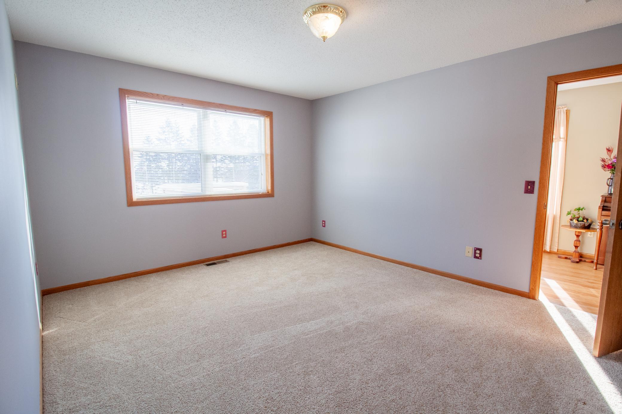 1985 single family home for sale at 2046 Northwood Lane in Fergus Falls, MN — 4 bed, 3 bath (photo 20 of 40)