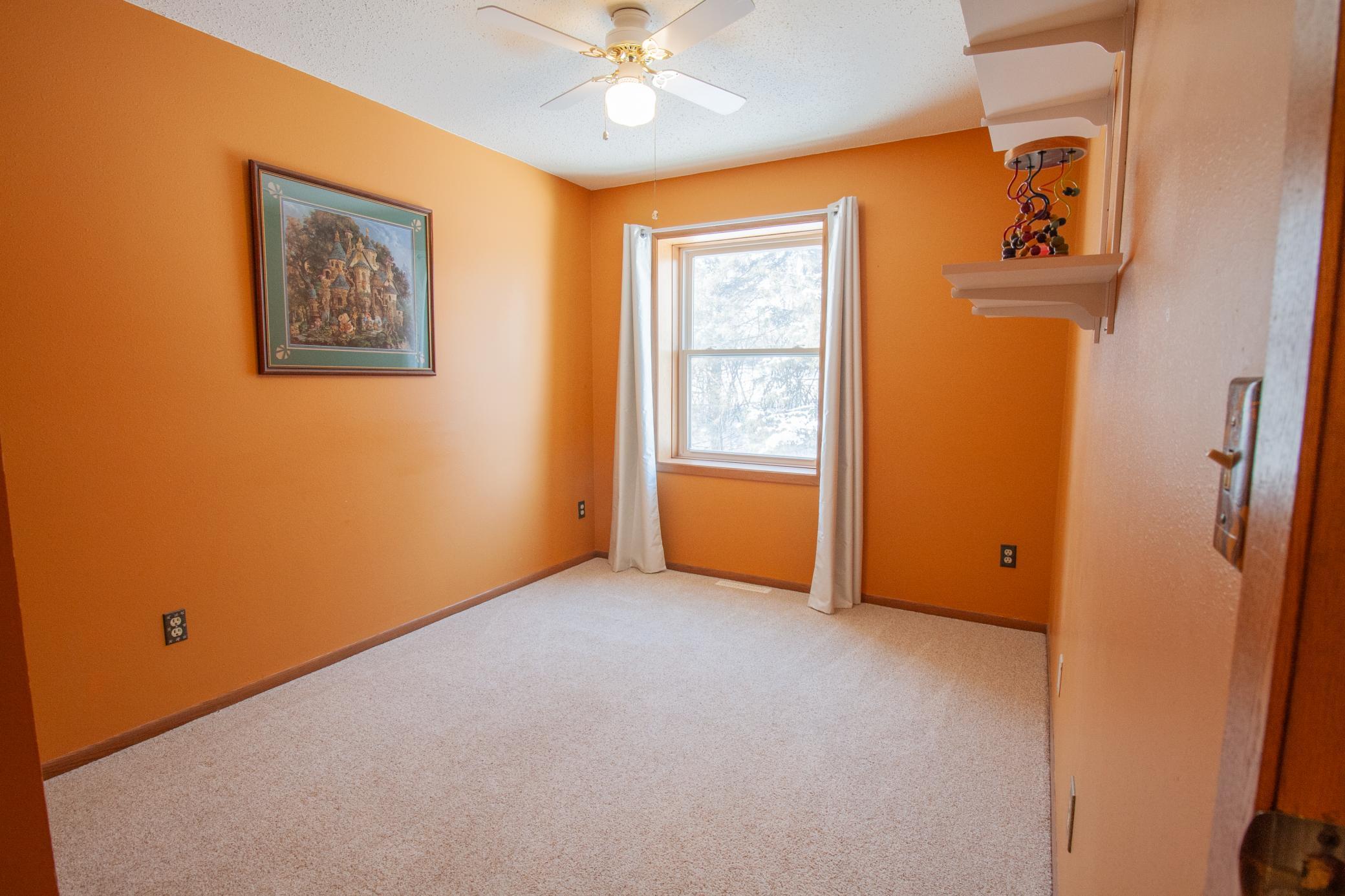 1985 single family home for sale at 2046 Northwood Lane in Fergus Falls, MN — 4 bed, 3 bath (photo 25 of 40)
