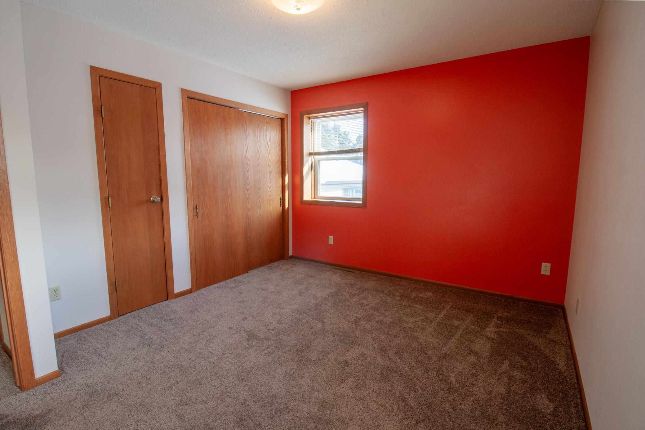 1985 single family home for sale at 2046 Northwood Lane in Fergus Falls, MN — 4 bed, 3 bath (photo 29 of 40)
